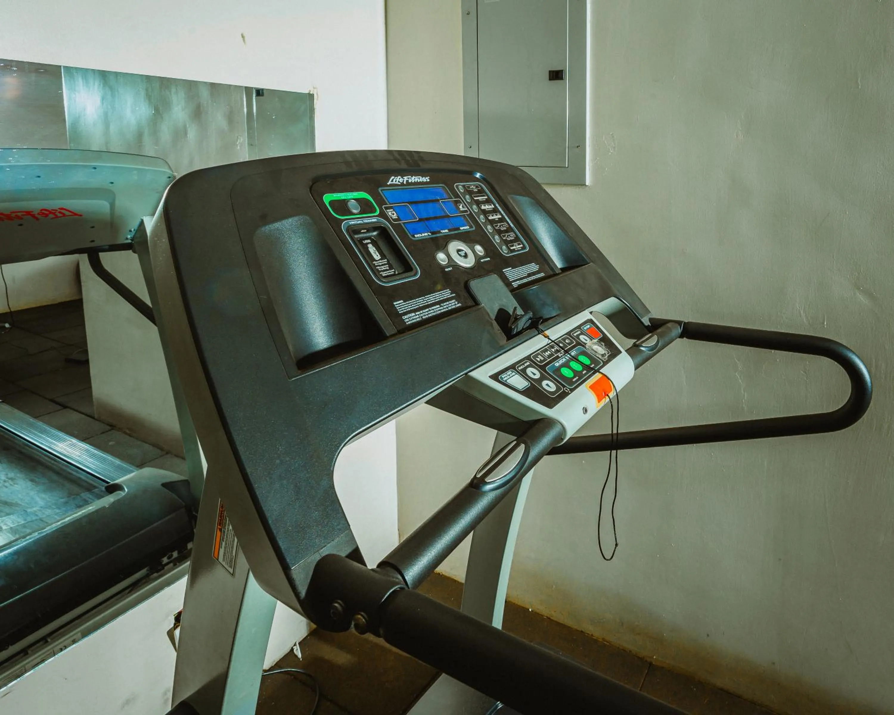 Fitness centre/facilities in Longview Suites Hotel