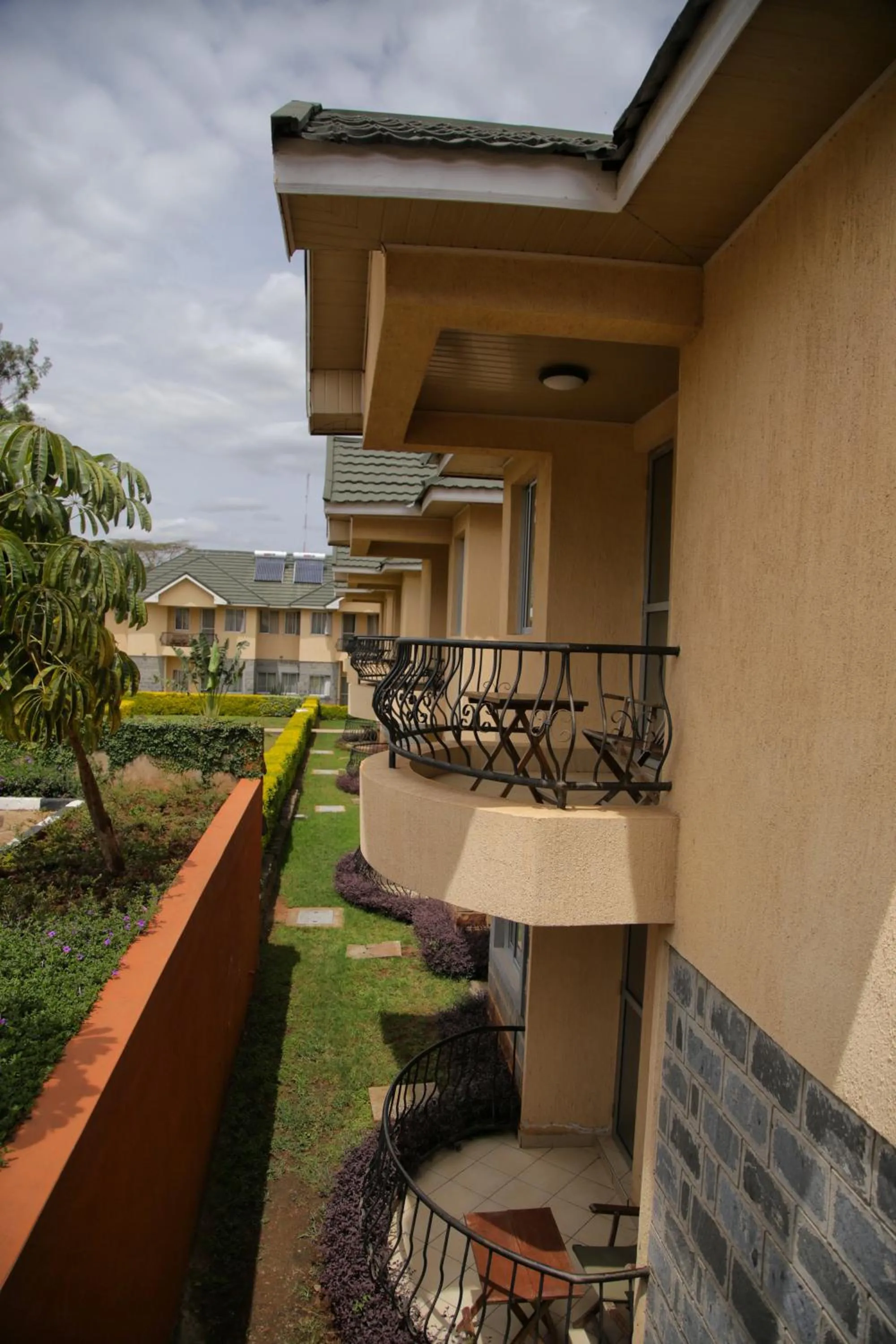 Balcony/Terrace in Longview Suites Hotel