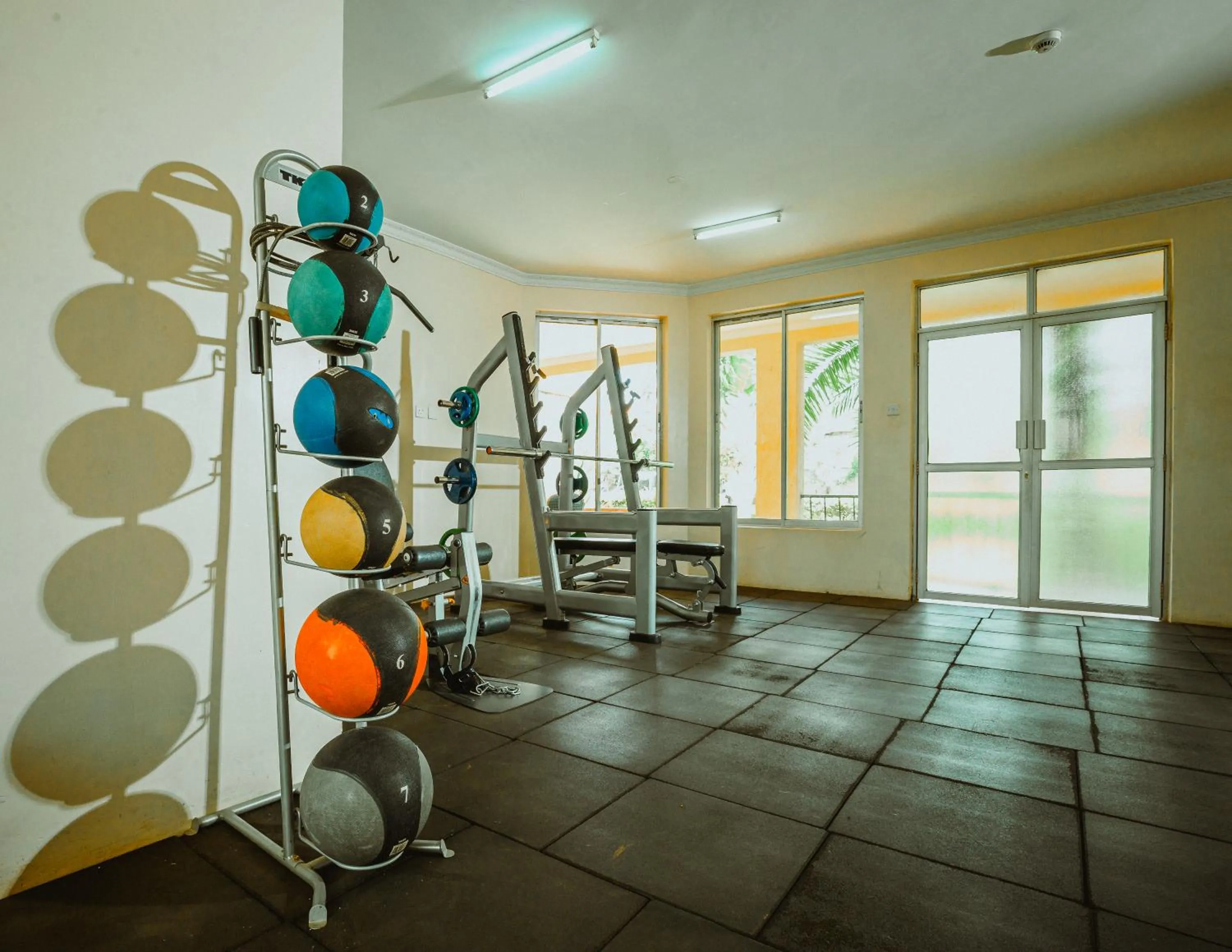 Fitness centre/facilities in Longview Suites Hotel