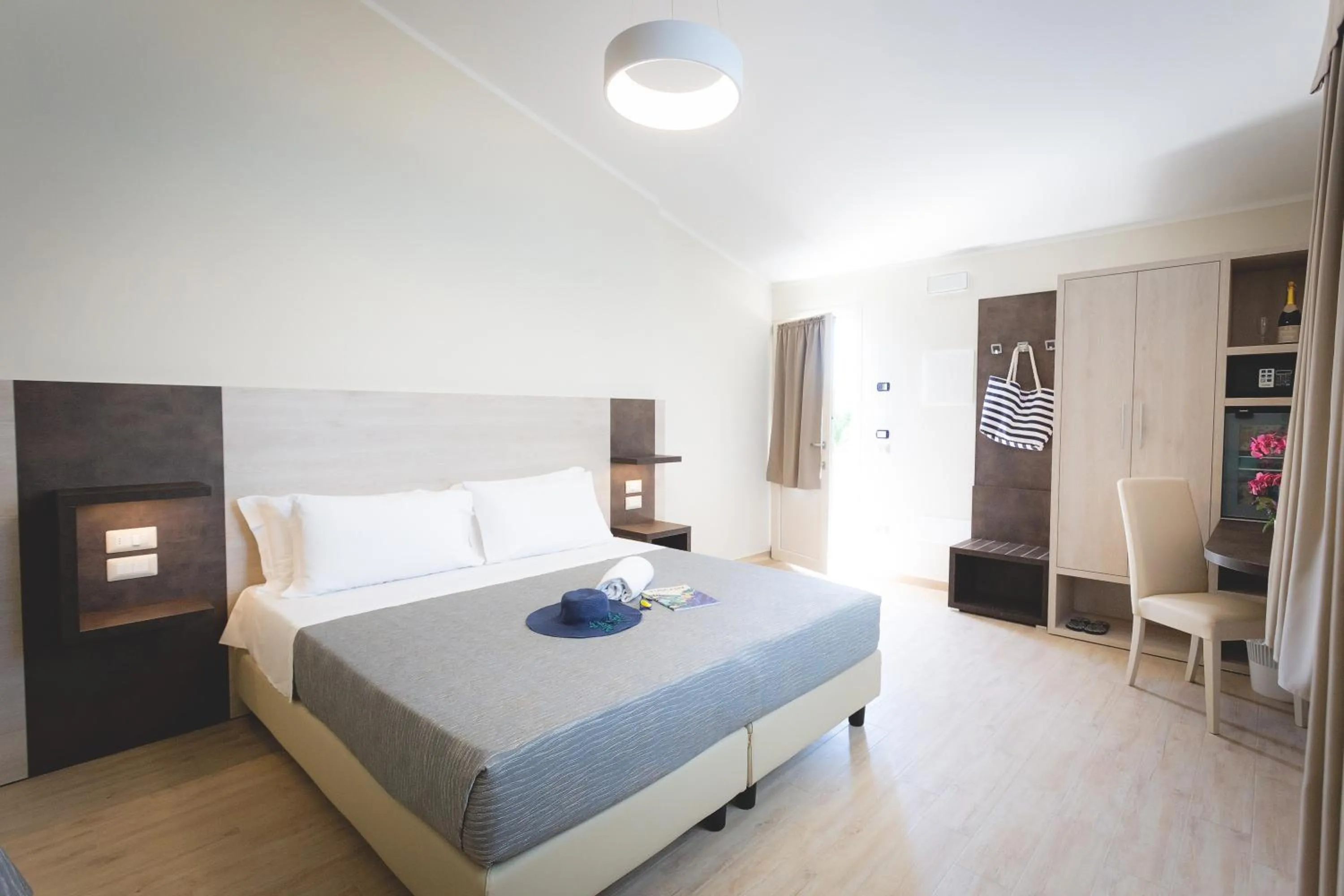 Bedroom, Bed in Hotel Residence Vallecorsa