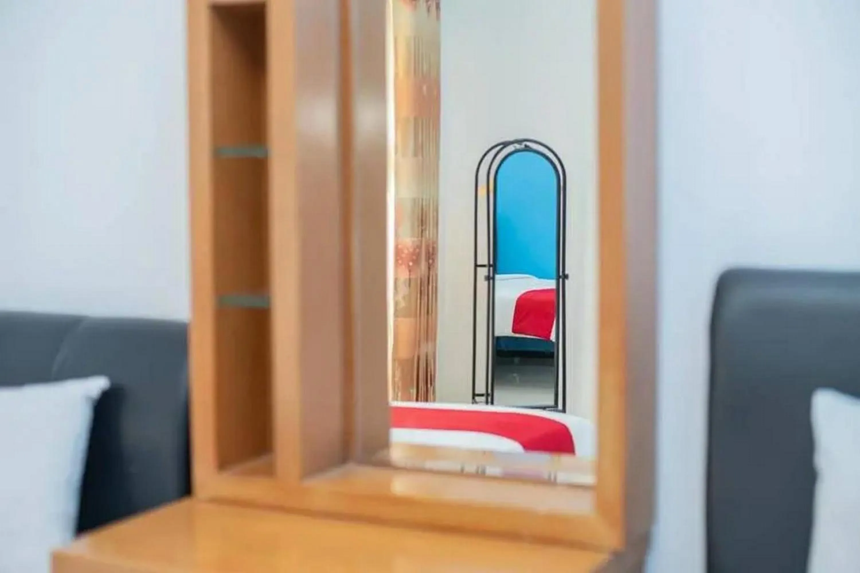 Bedroom, Bed in RedDoorz near Jawa Timur Park 2