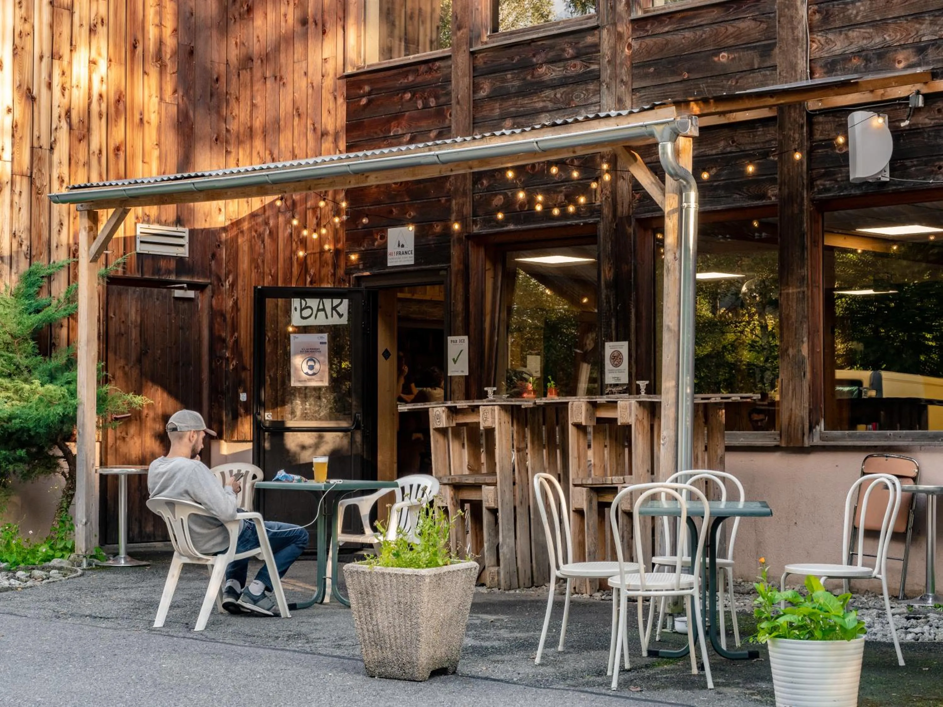 Restaurant/places to eat in Auberge de Jeunesse HI Chamonix