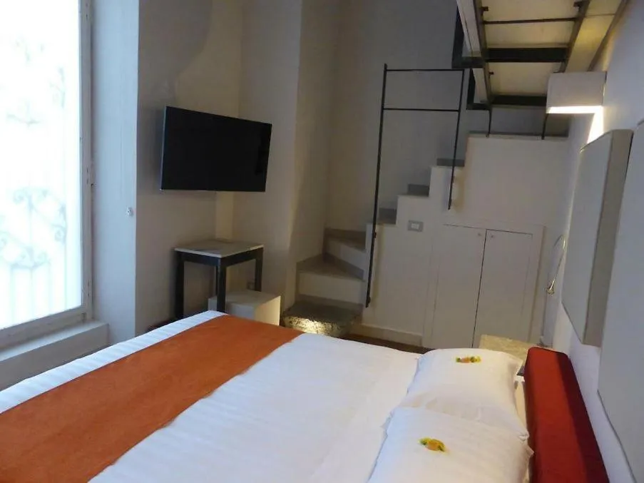 Photo of the whole room, Bed in Micalò Art Rooms