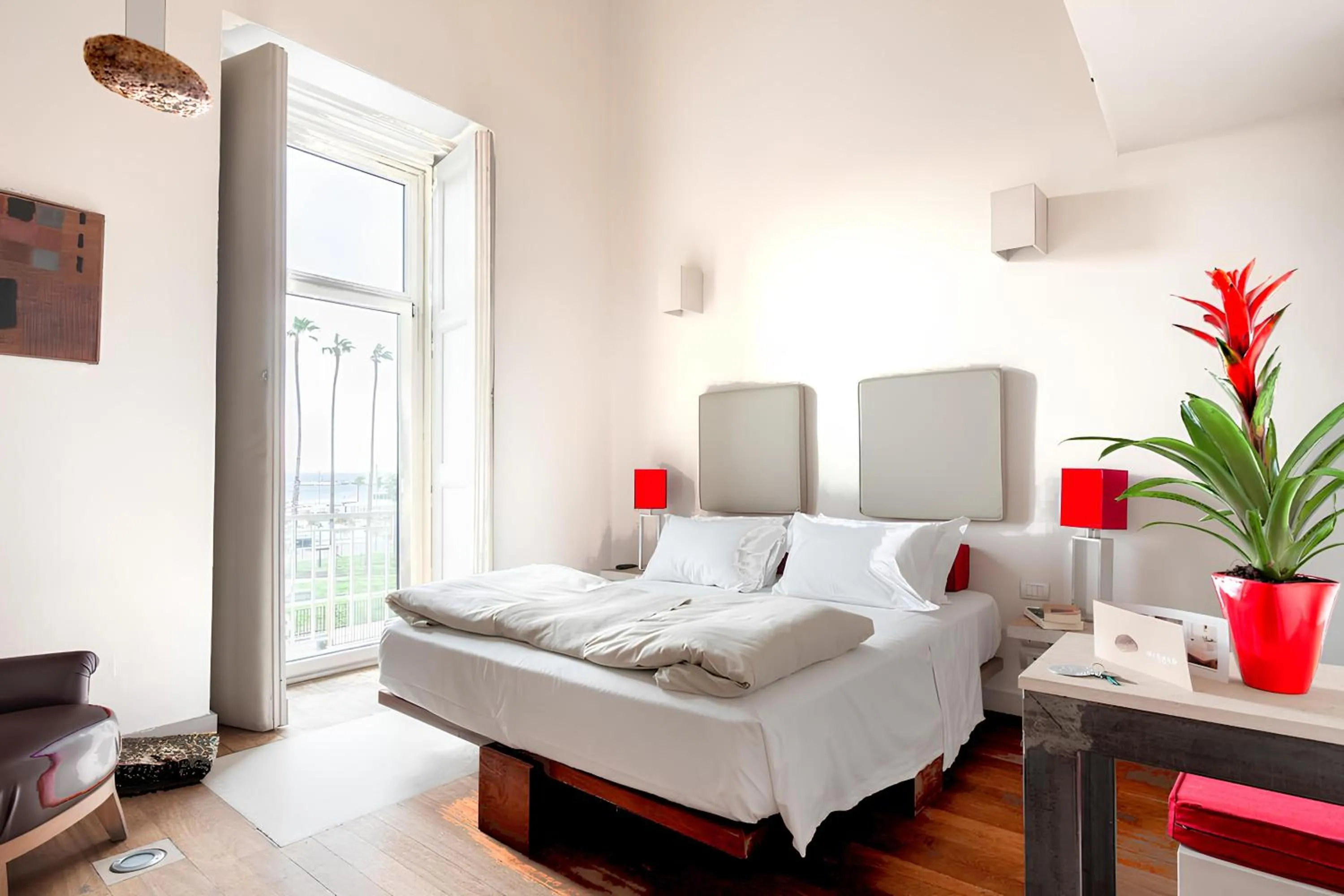 Photo of the whole room, Bed in Micalò Art Rooms