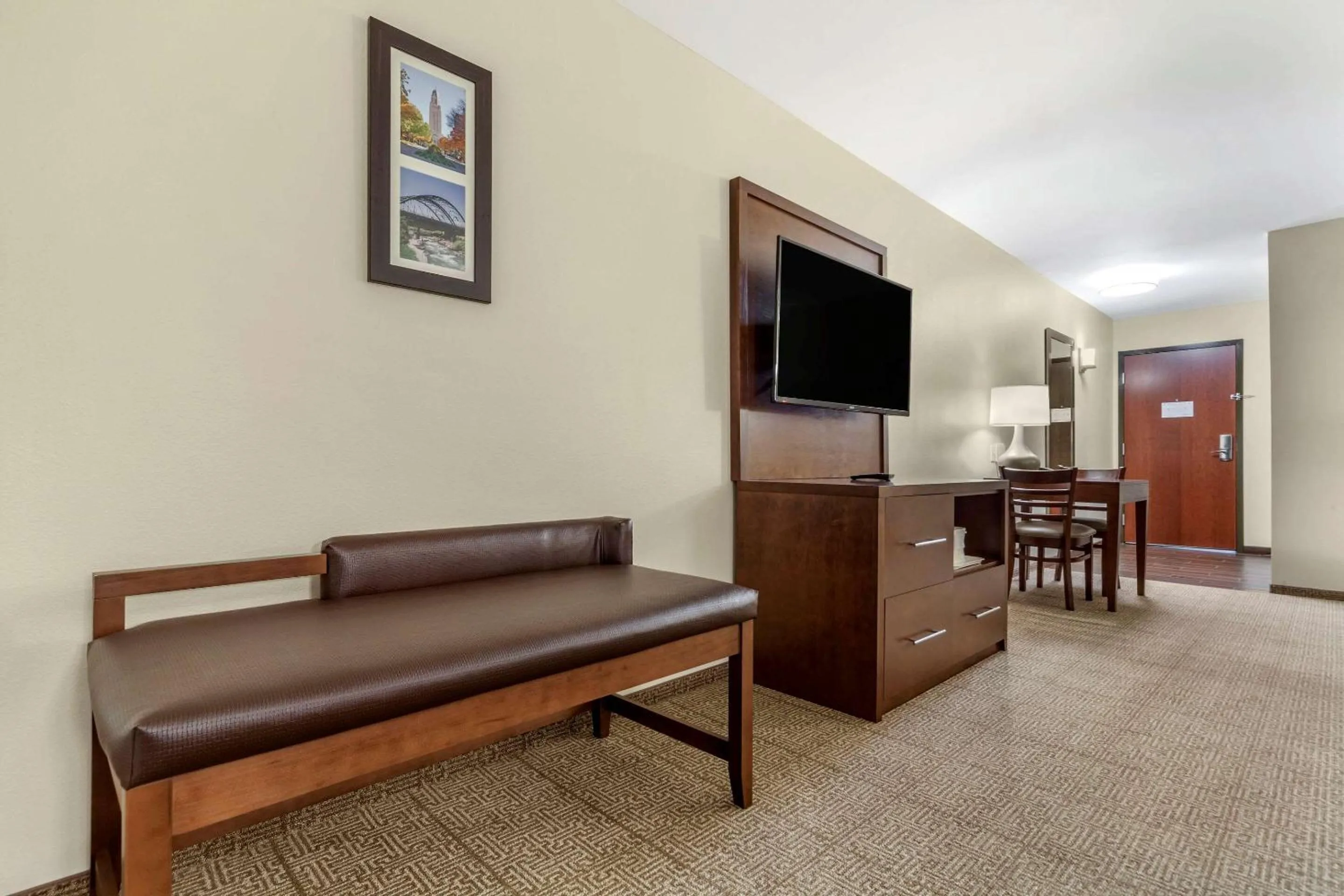 Bedroom in Comfort Suites Grand Island South