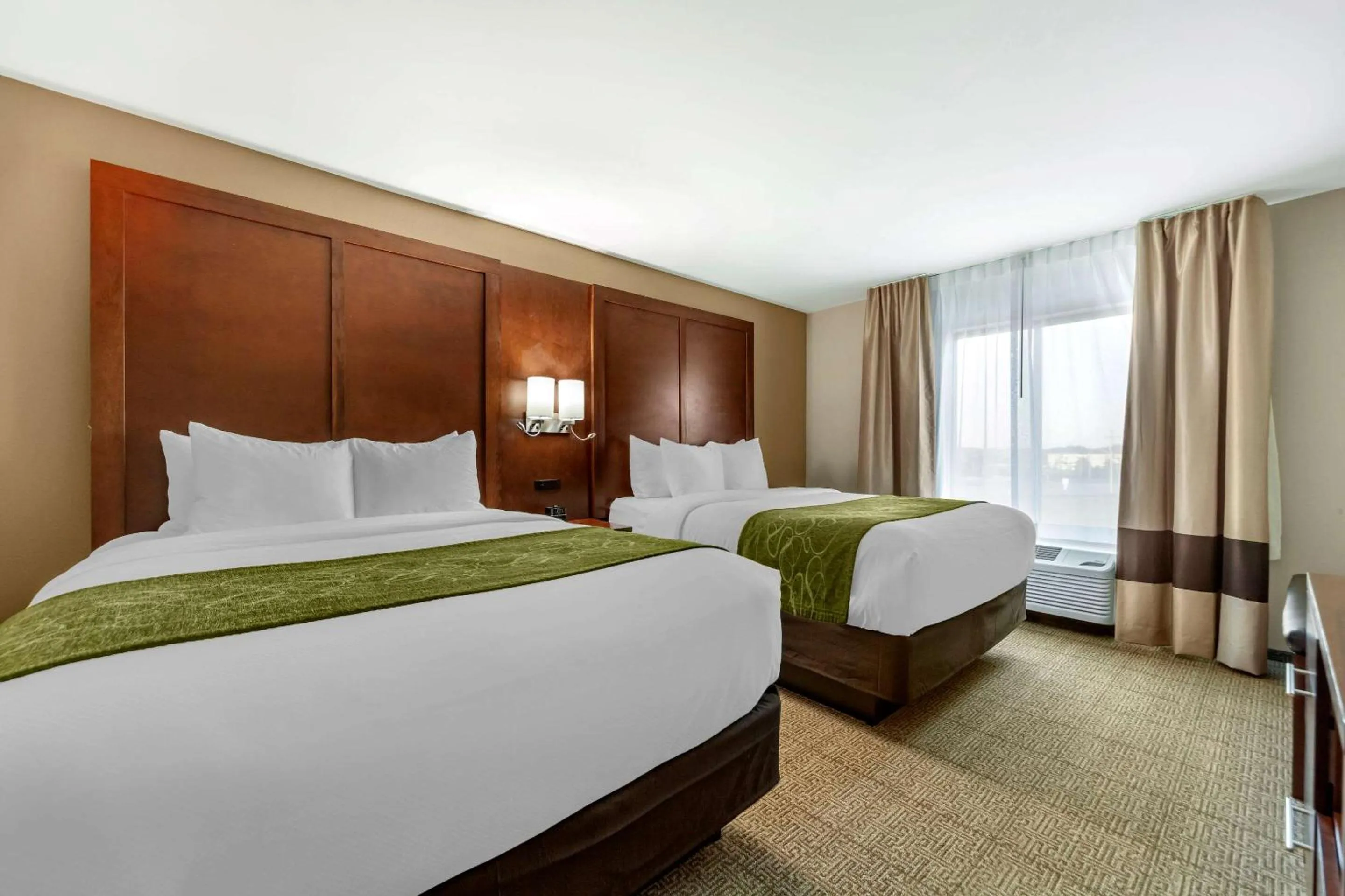 Bedroom, Bed in Comfort Suites Grand Island South