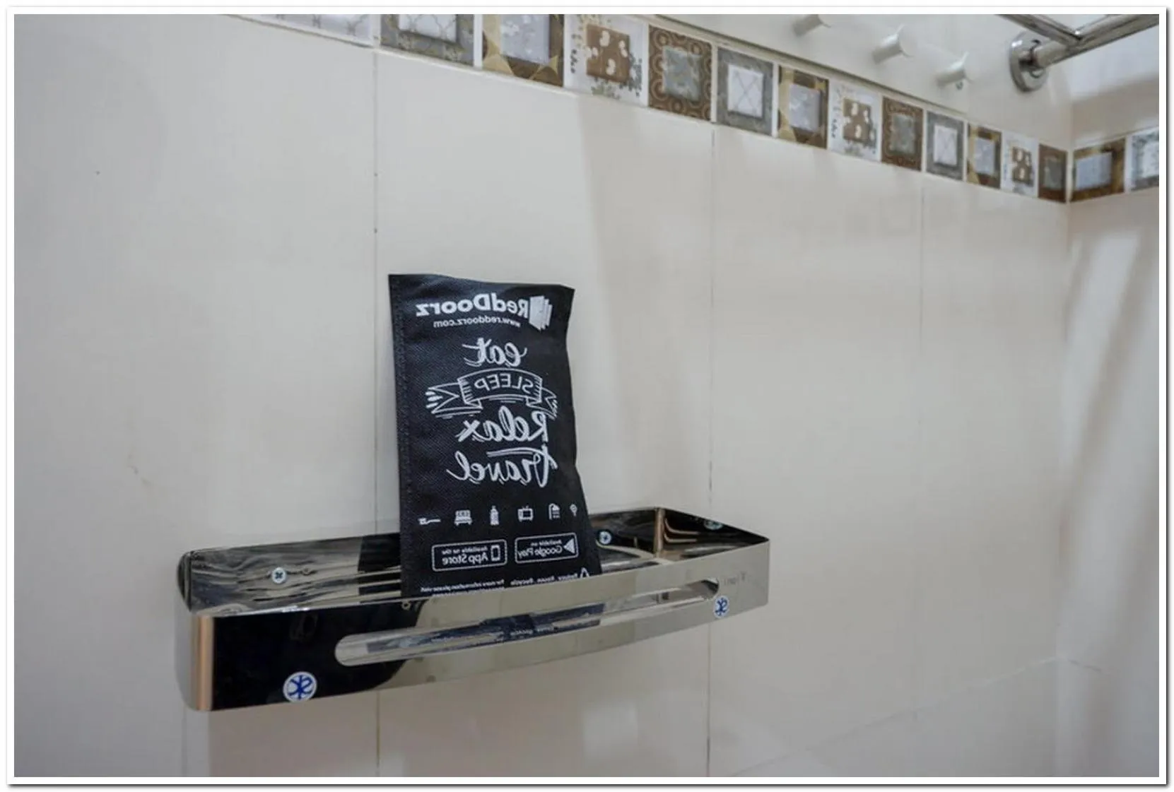 Bathroom in RedDoorz near Gejayan 3