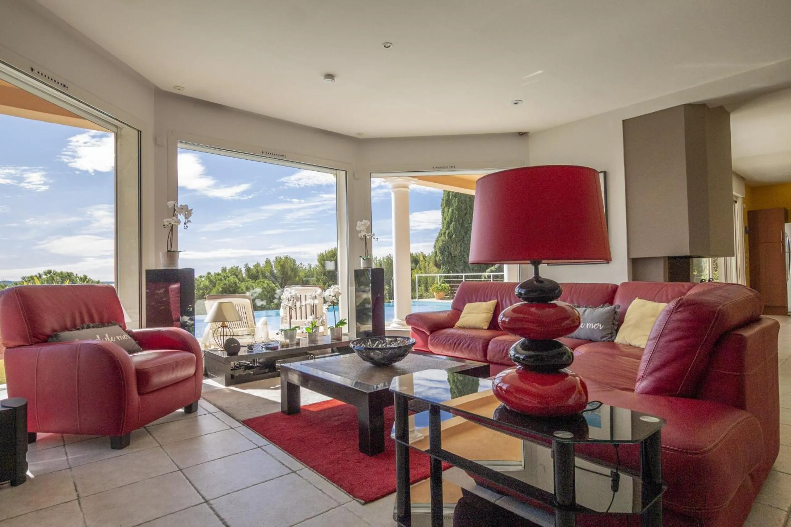 Communal lounge/ TV room in Villa Lili Rose
