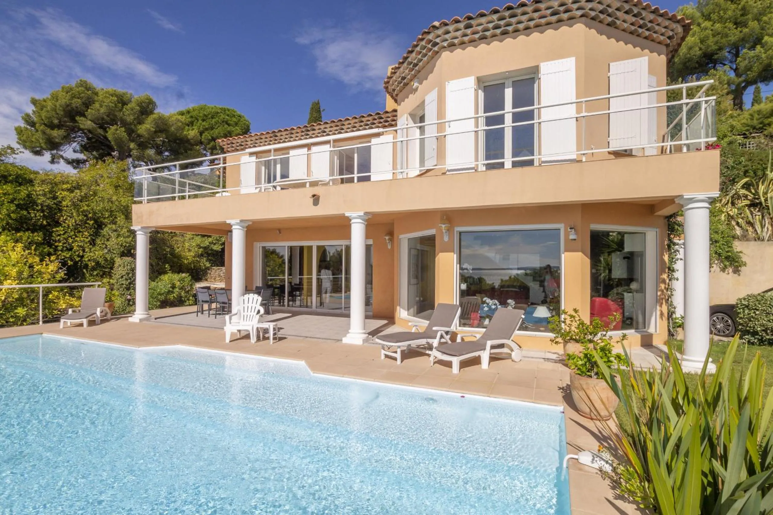 Property building in Villa Lili Rose