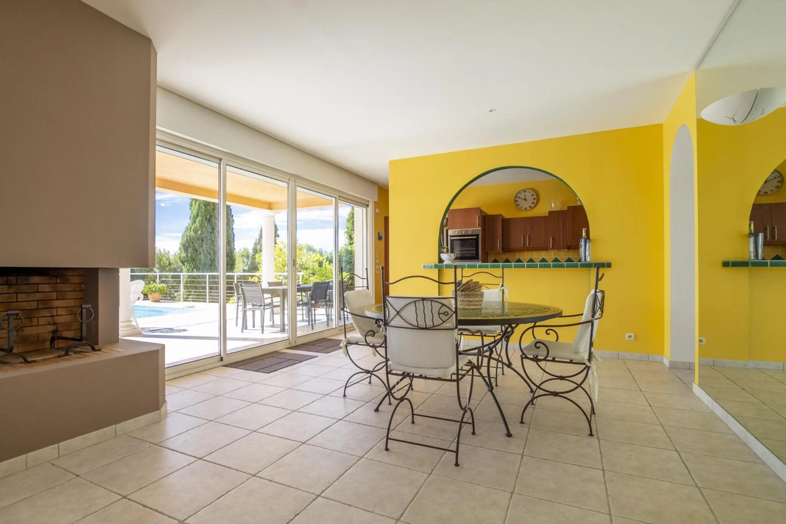 Dining area in Villa Lili Rose