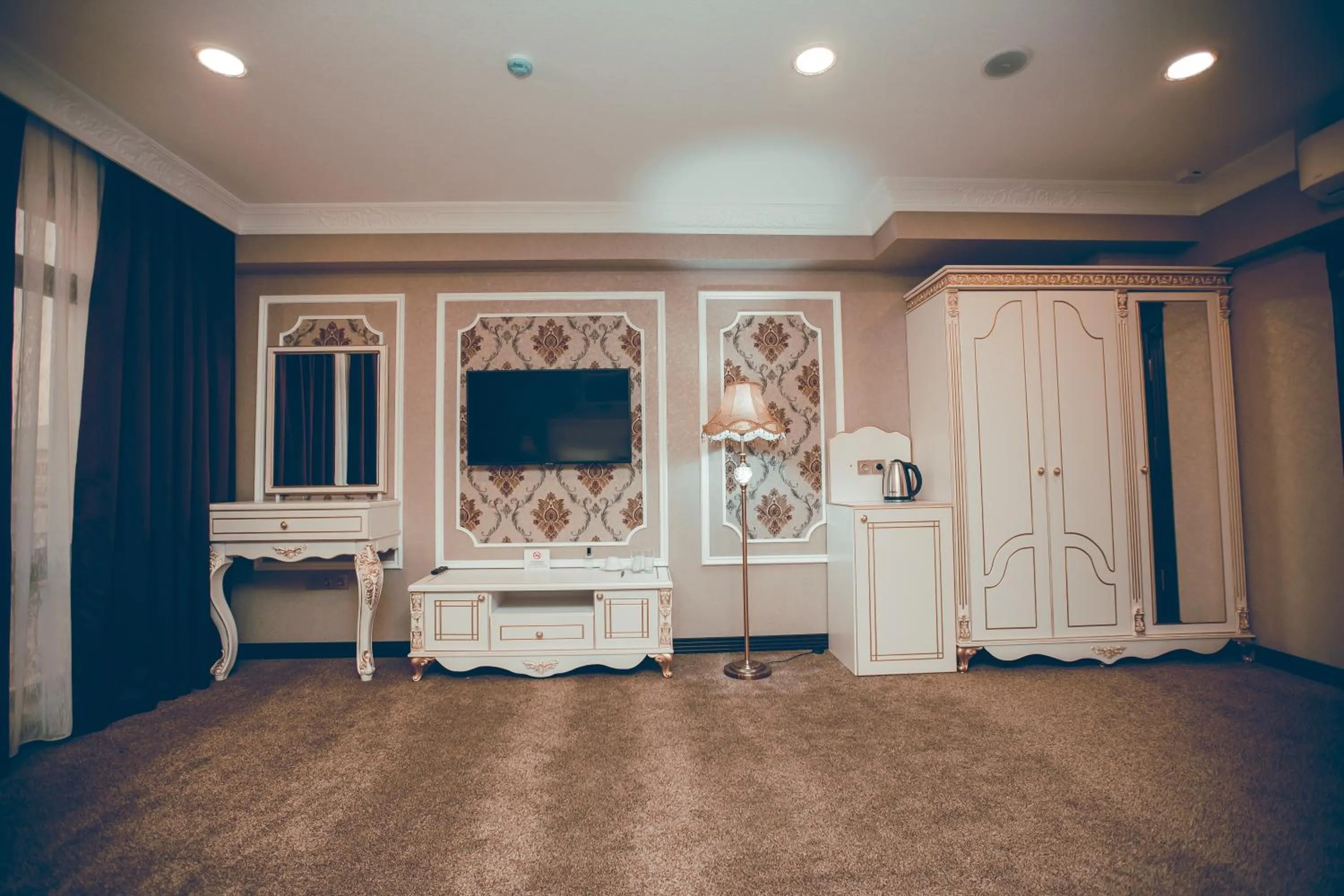 wardrobe in Baku Hotel Ganja