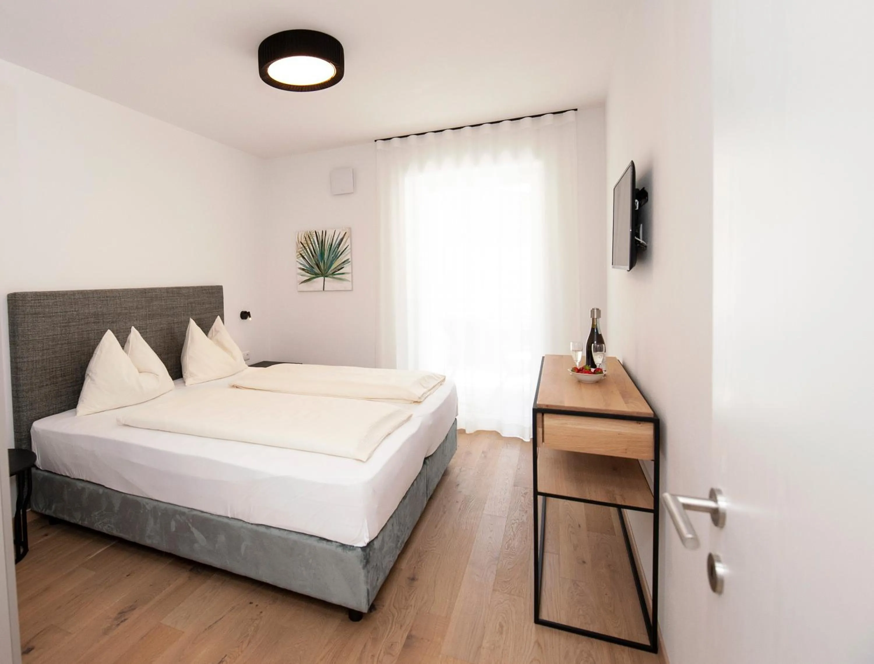 One-Bedroom Apartment in Modern Living by Nalserhof