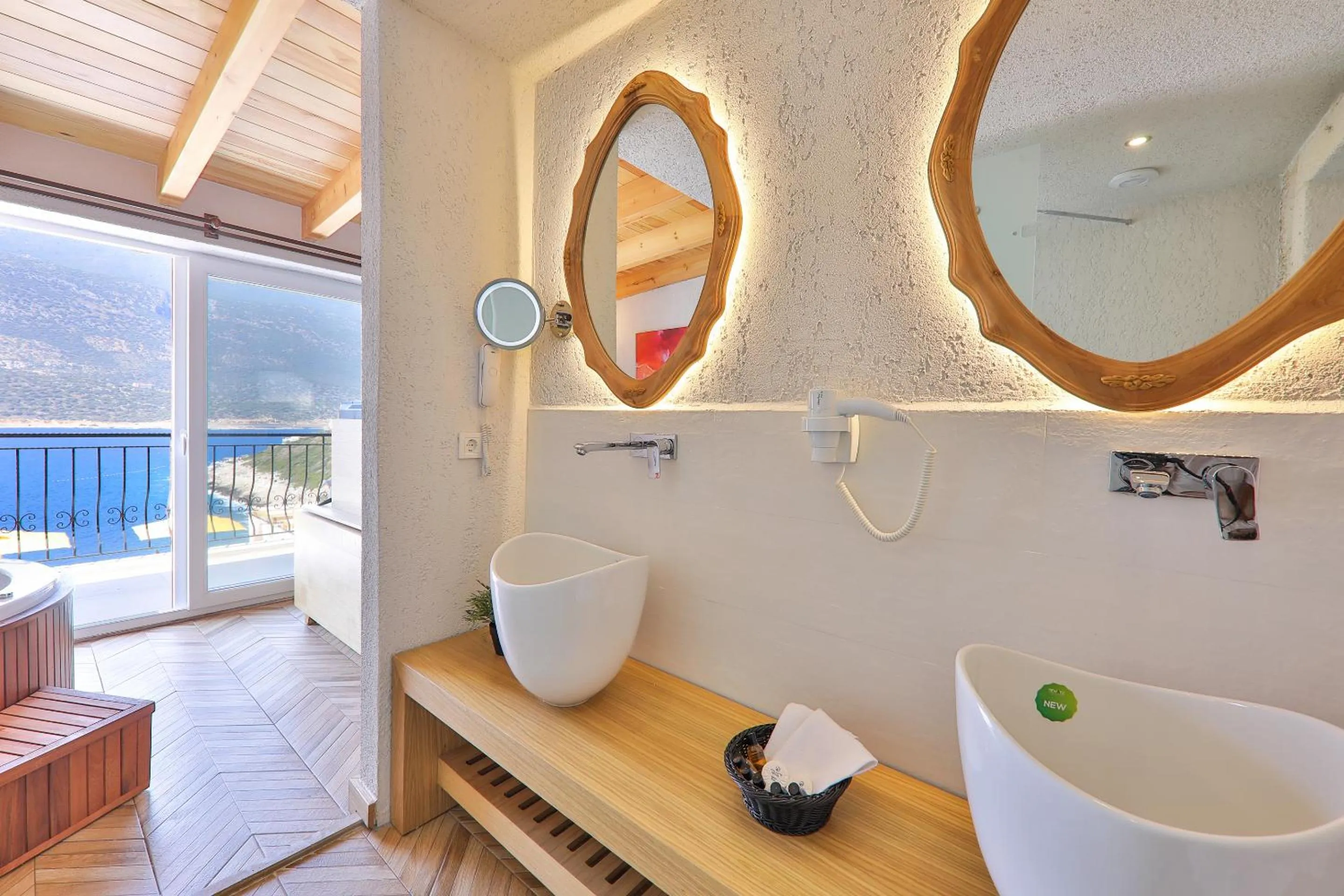 Hot Tub in Atalante Hotel