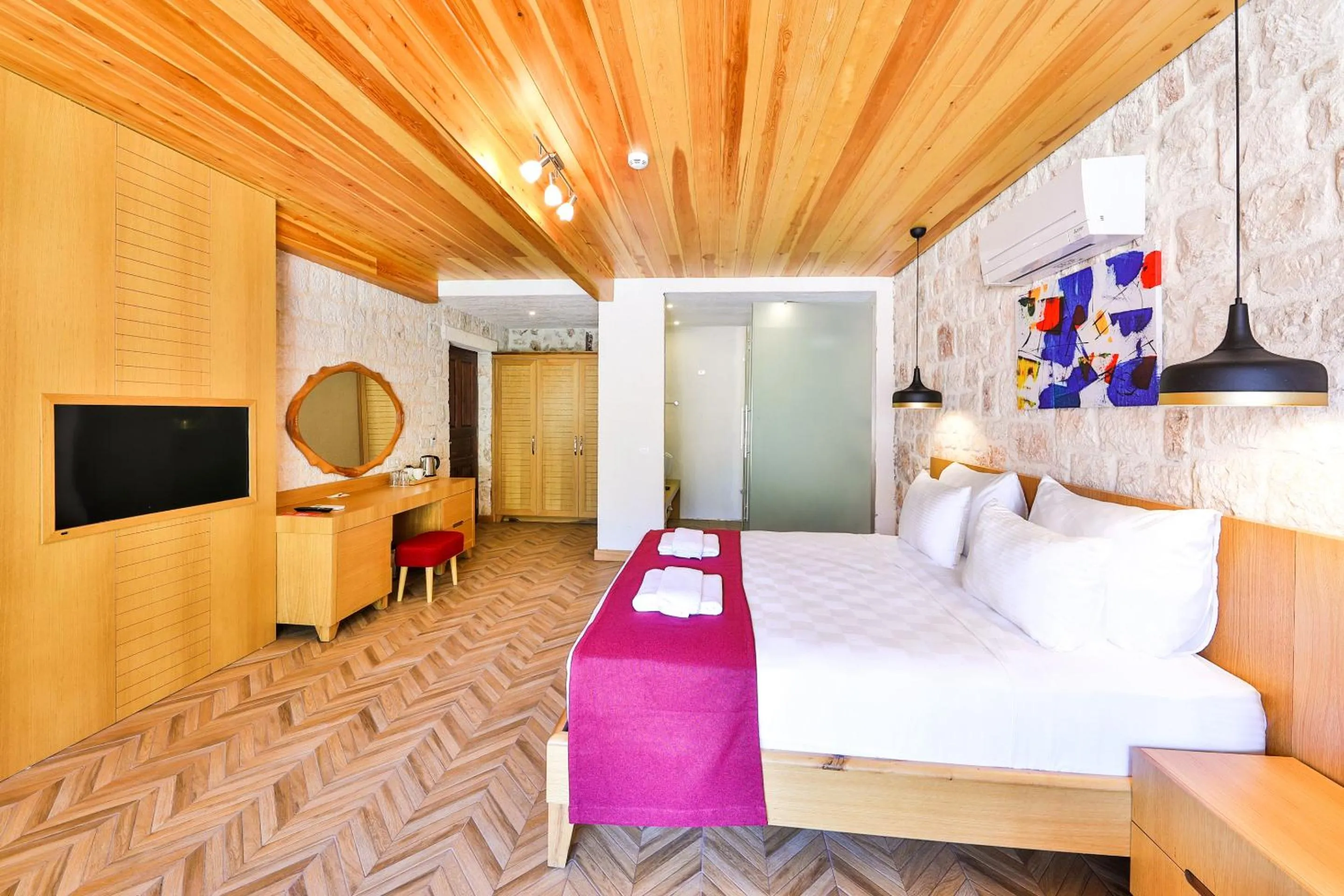 Photo of the whole room, Bed in Atalante Hotel