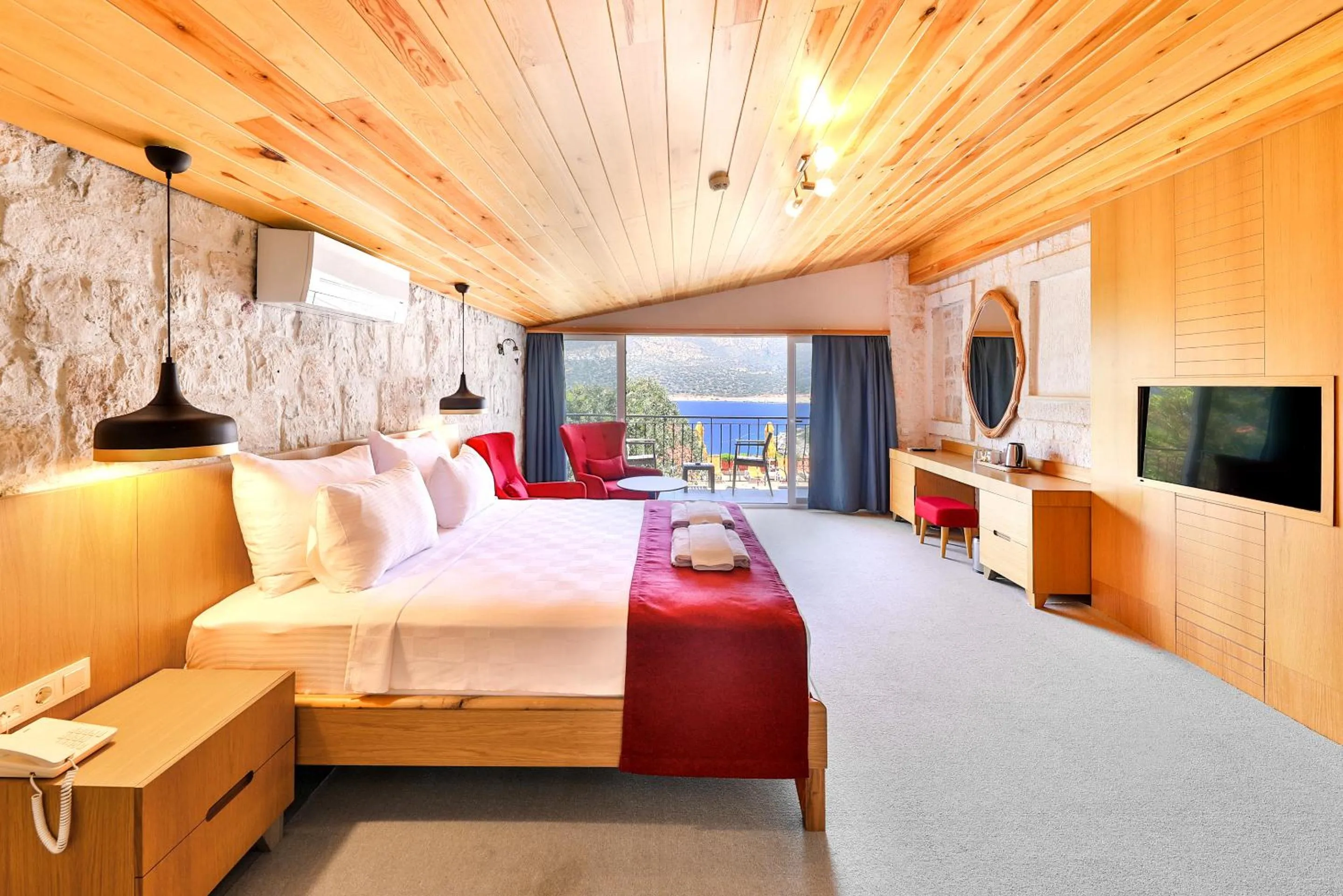 Photo of the whole room, Bed in Atalante Hotel