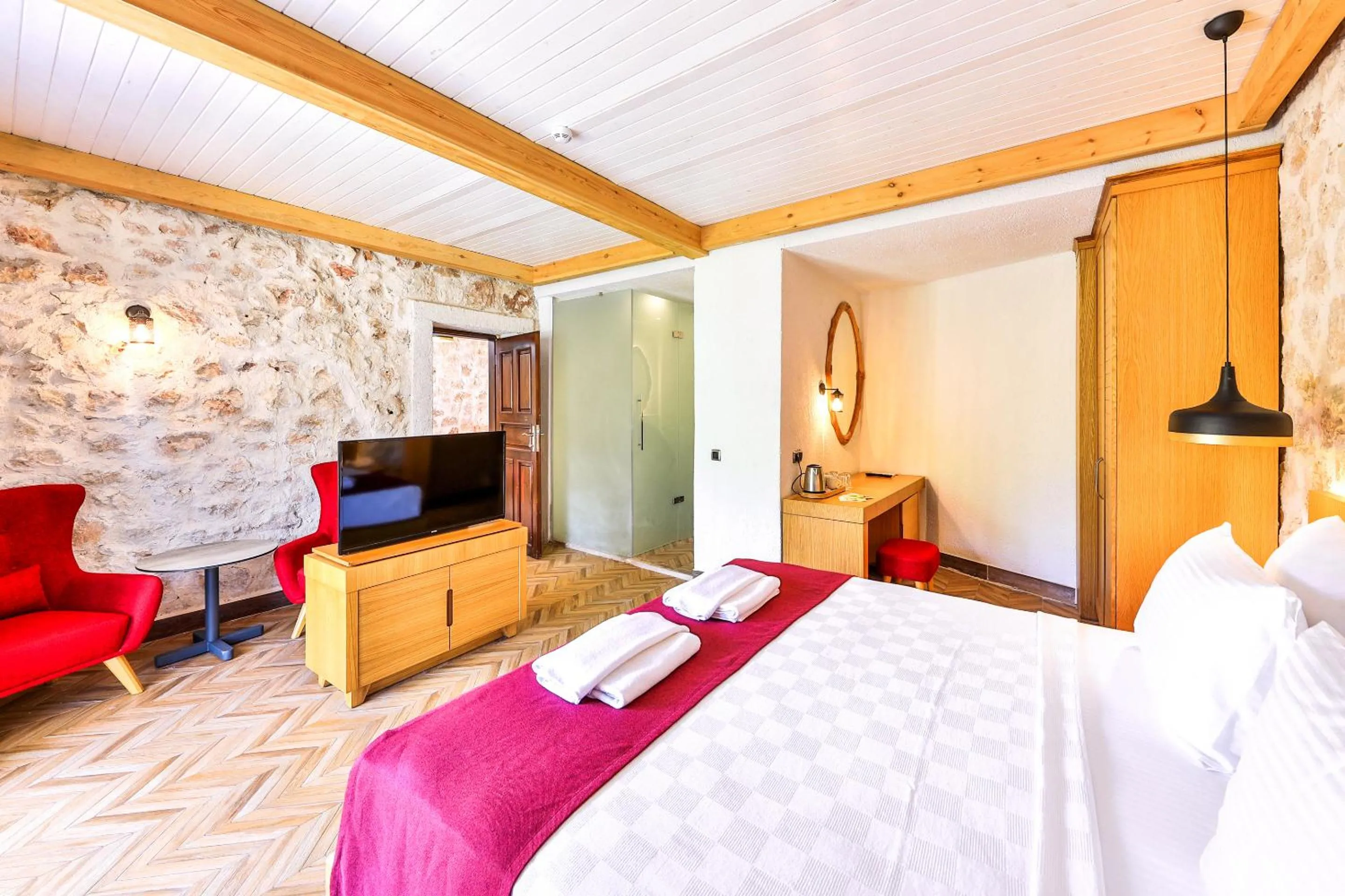 Photo of the whole room, Bed in Atalante Hotel