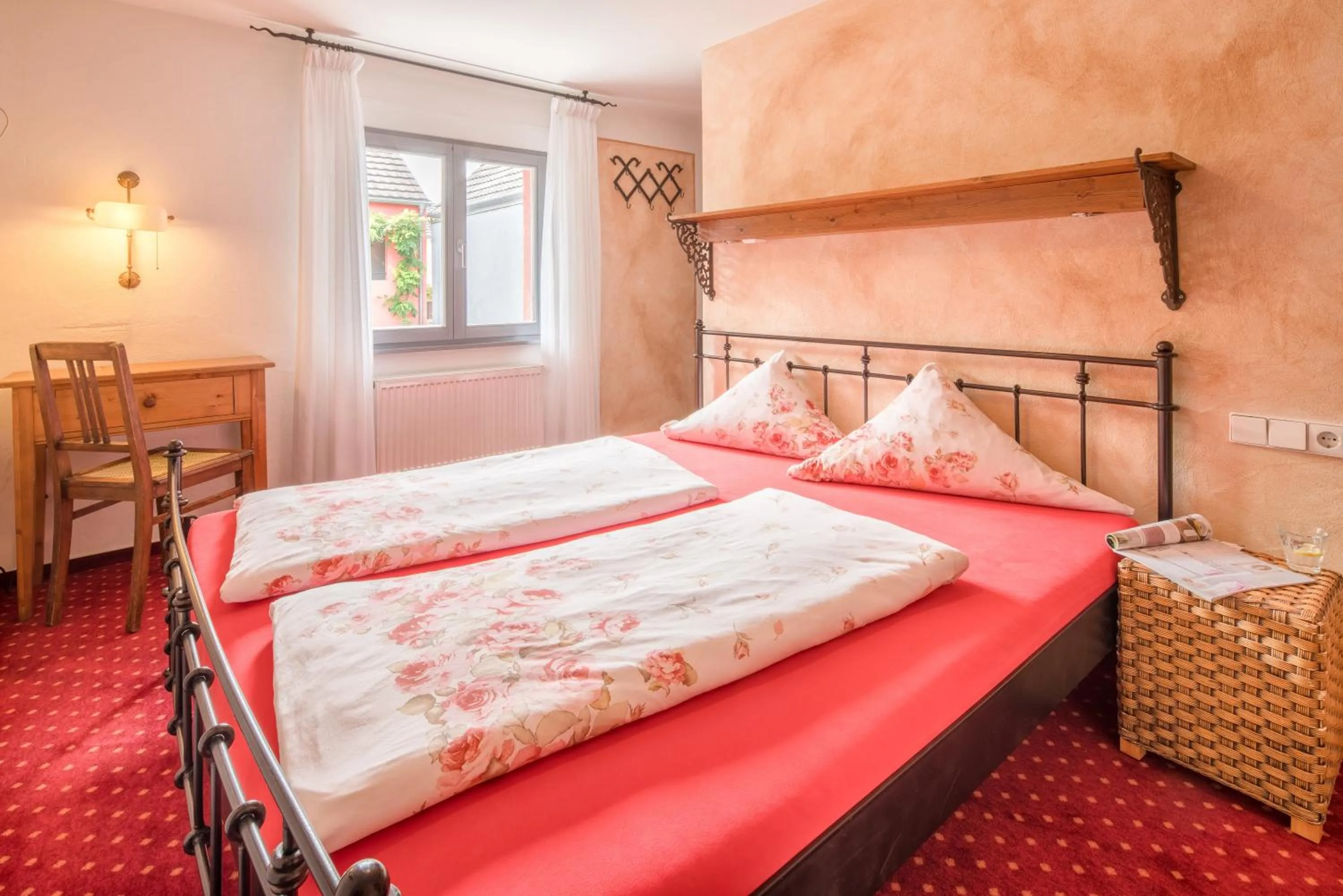 Bed in Arndt Hotel Garni