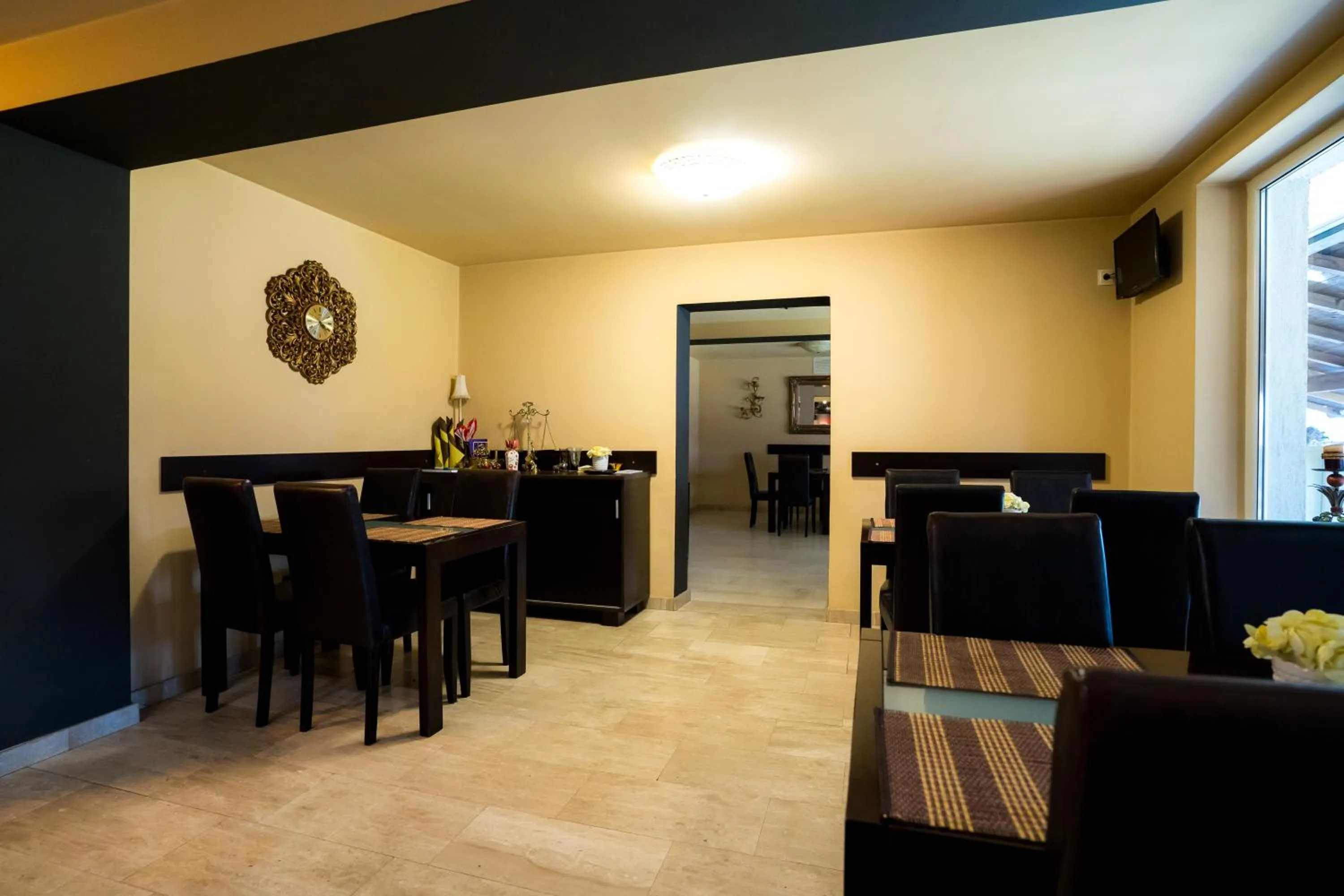 Restaurant/places to eat in Pensiunea Dacia Deva