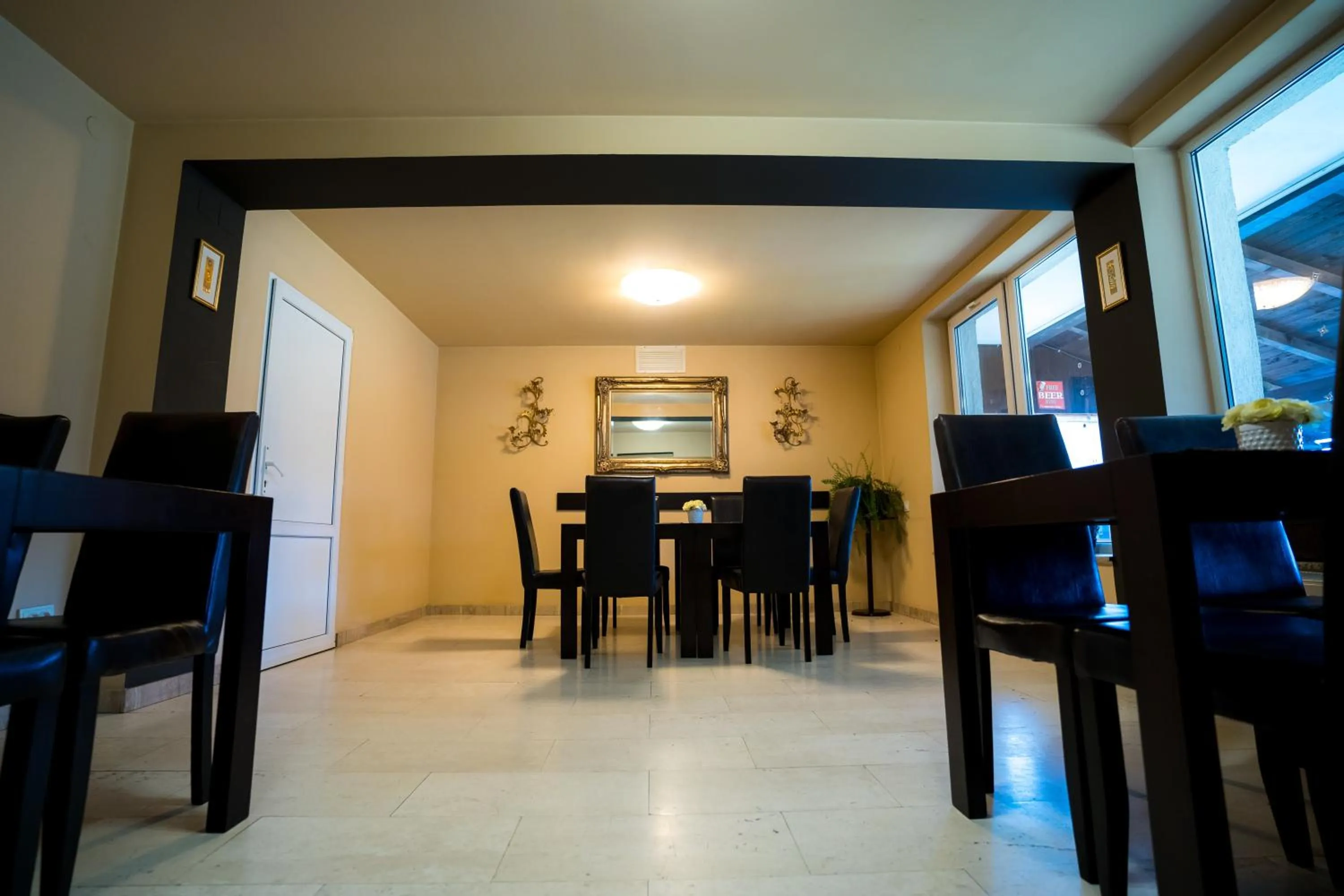 Restaurant/places to eat in Pensiunea Dacia Deva