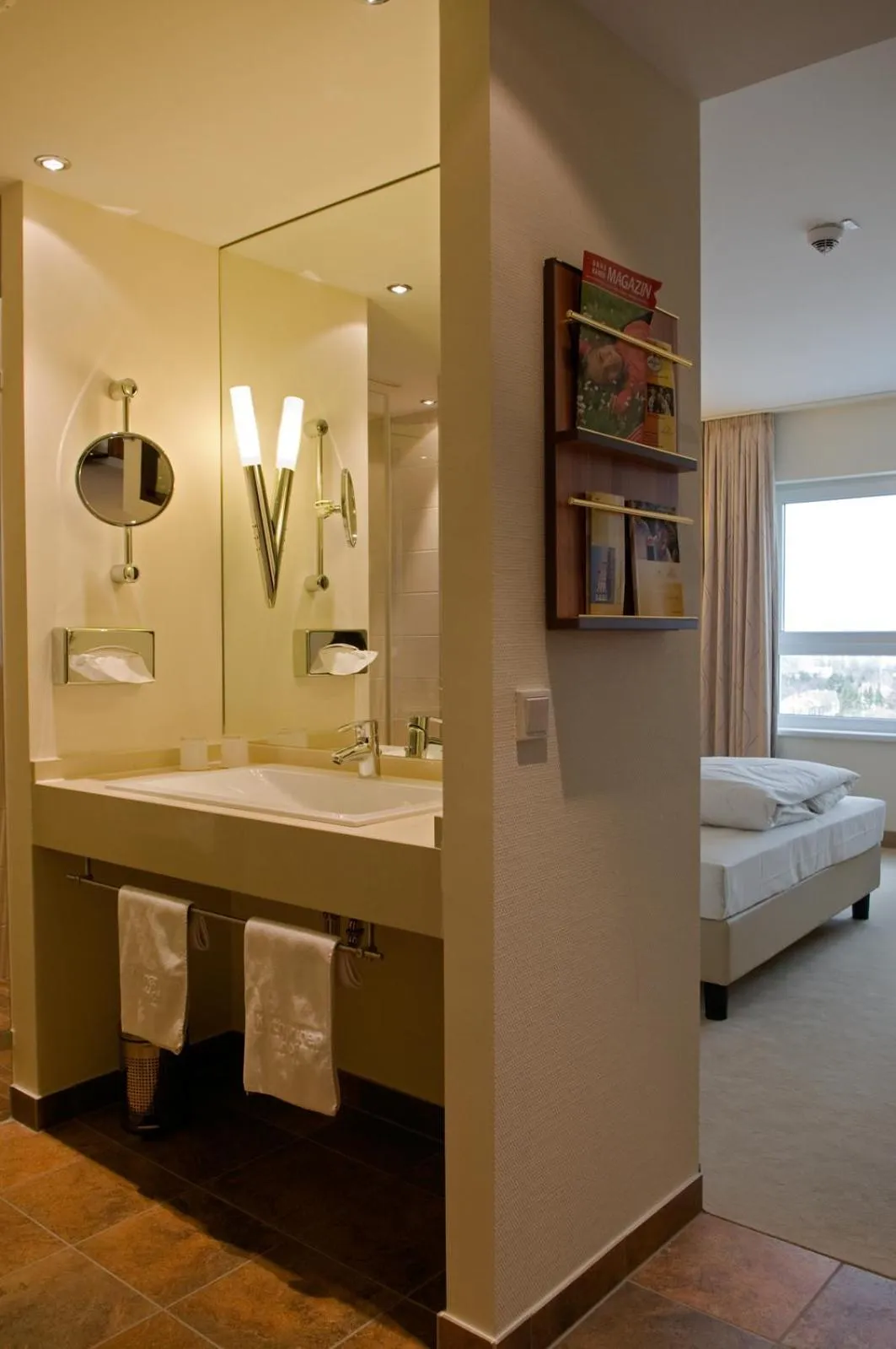 Bathroom, Bed in Ringhotel Katharinen Hof