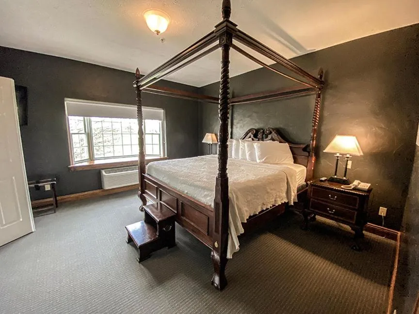 Bedroom, Bed in Inn at Amish Door