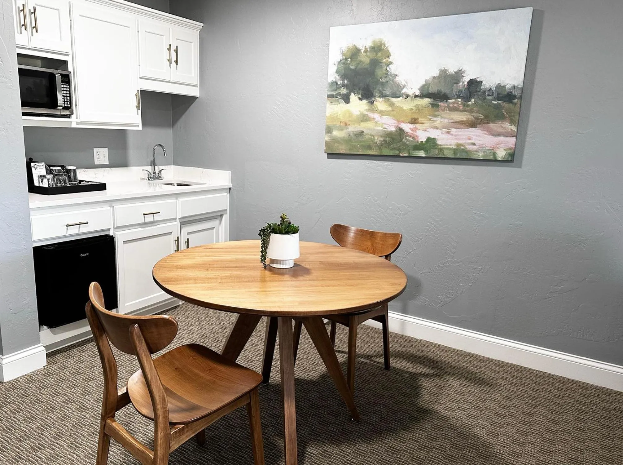 Kitchen or kitchenette in Inn at Amish Door
