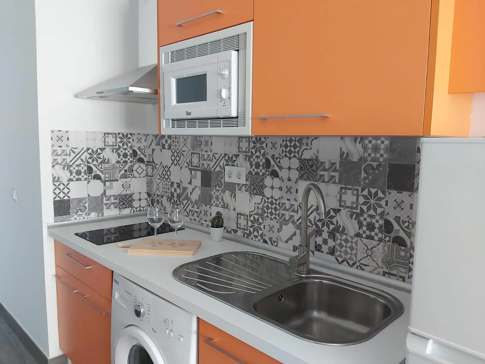 Coffee/tea facilities in Bnbook Medea Apartments