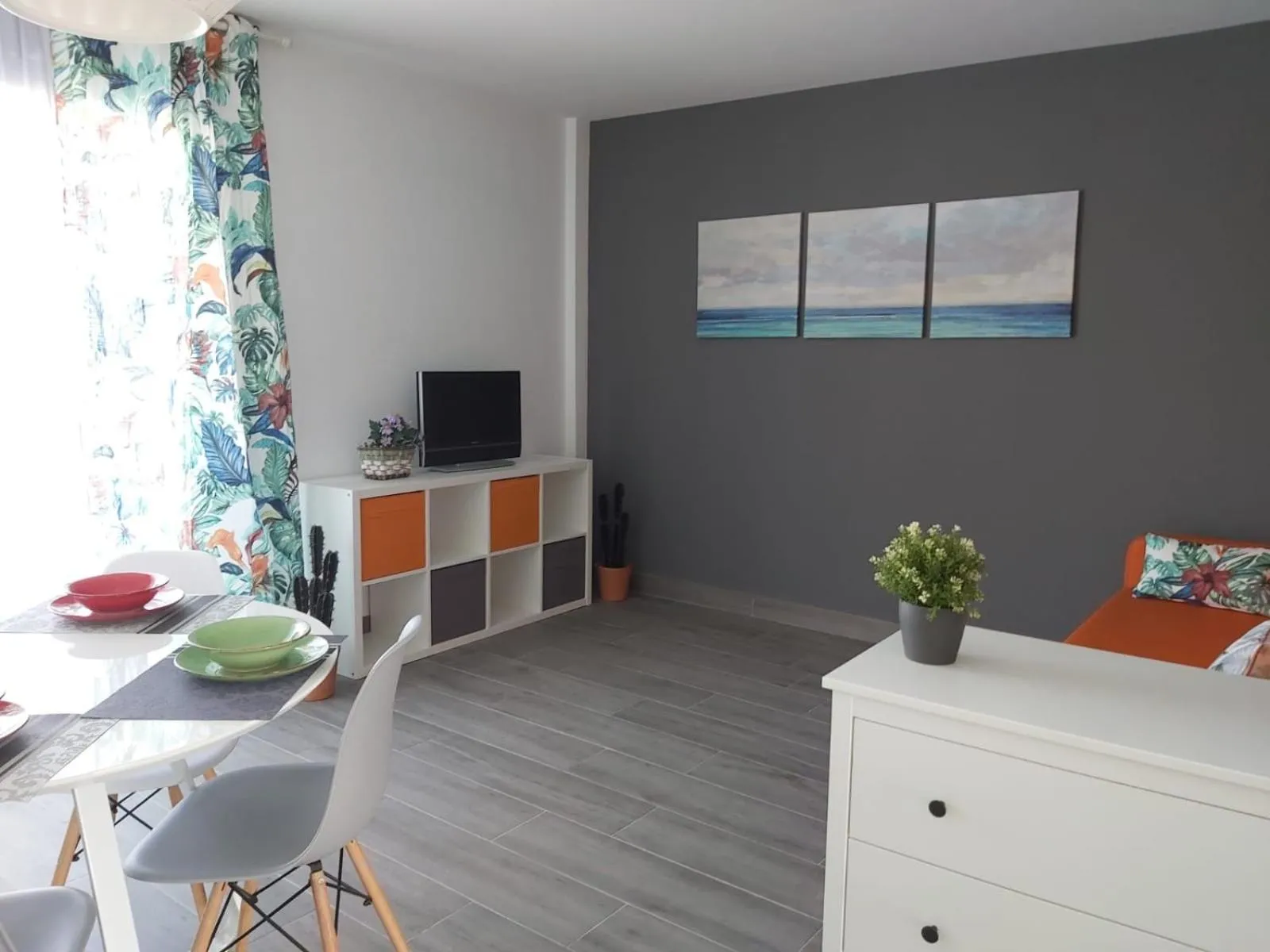 TV and multimedia in Bnbook Medea Apartments