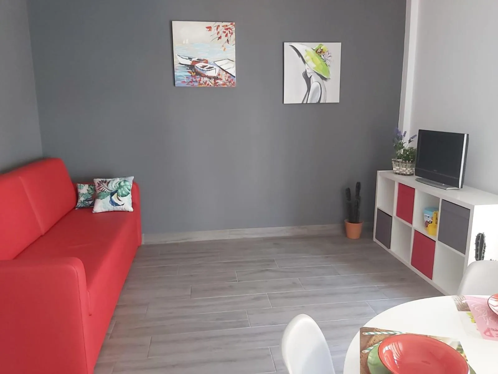 TV and multimedia in Bnbook Medea Apartments