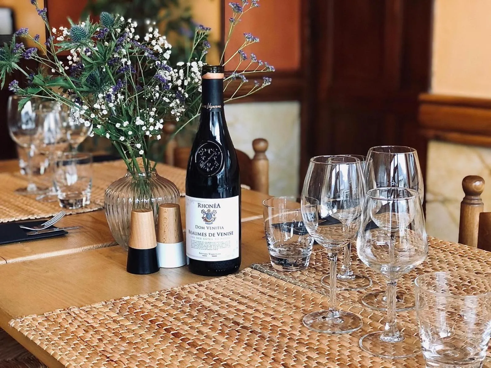 Restaurant/places to eat in hôtel oberland