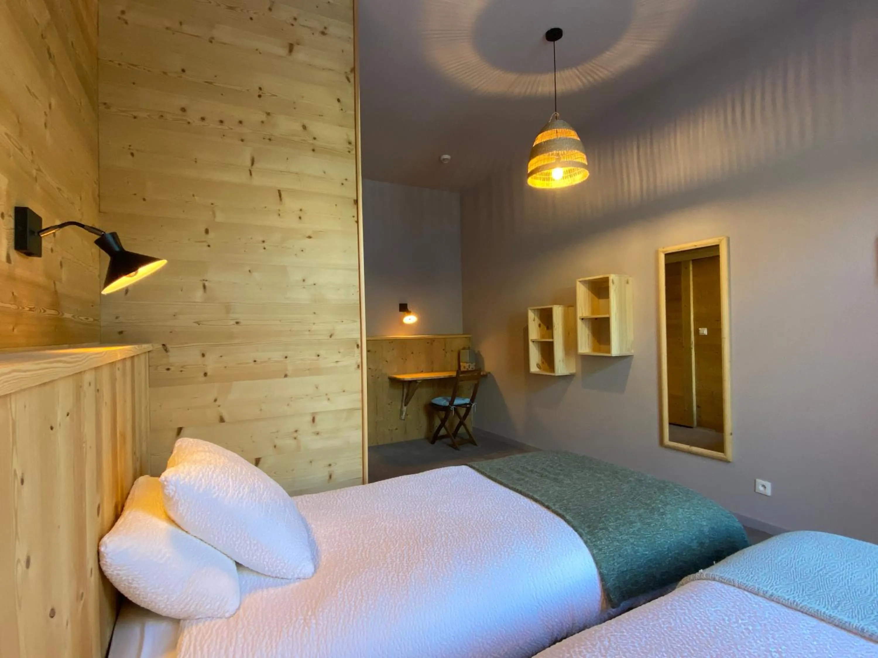 Bedroom, Bed in hôtel oberland