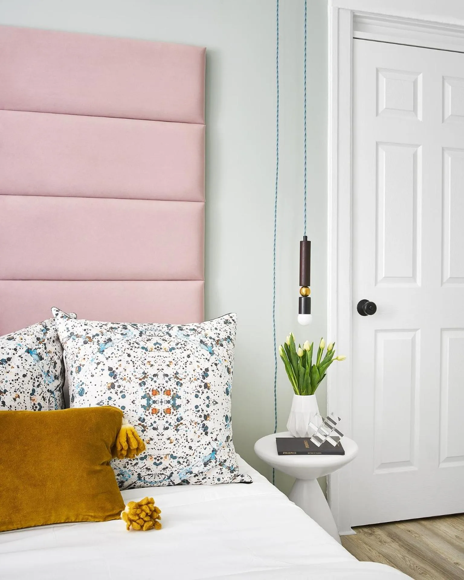 Bed in The Neighborhood Hotel Lincoln Park