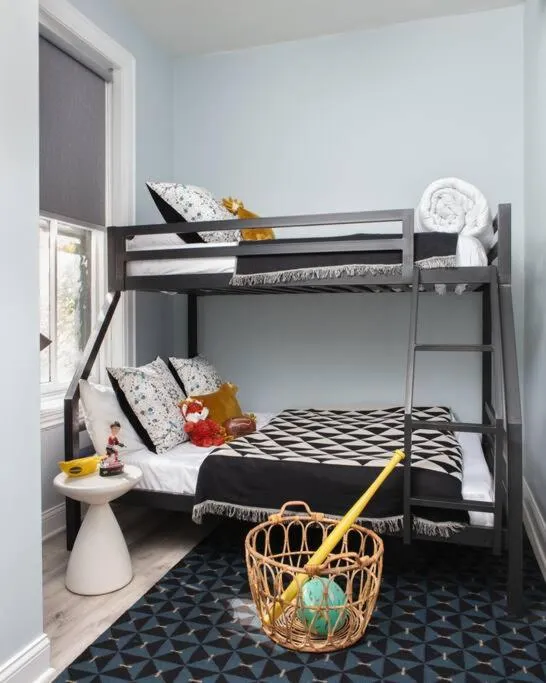 Bed in The Neighborhood Hotel Lincoln Park