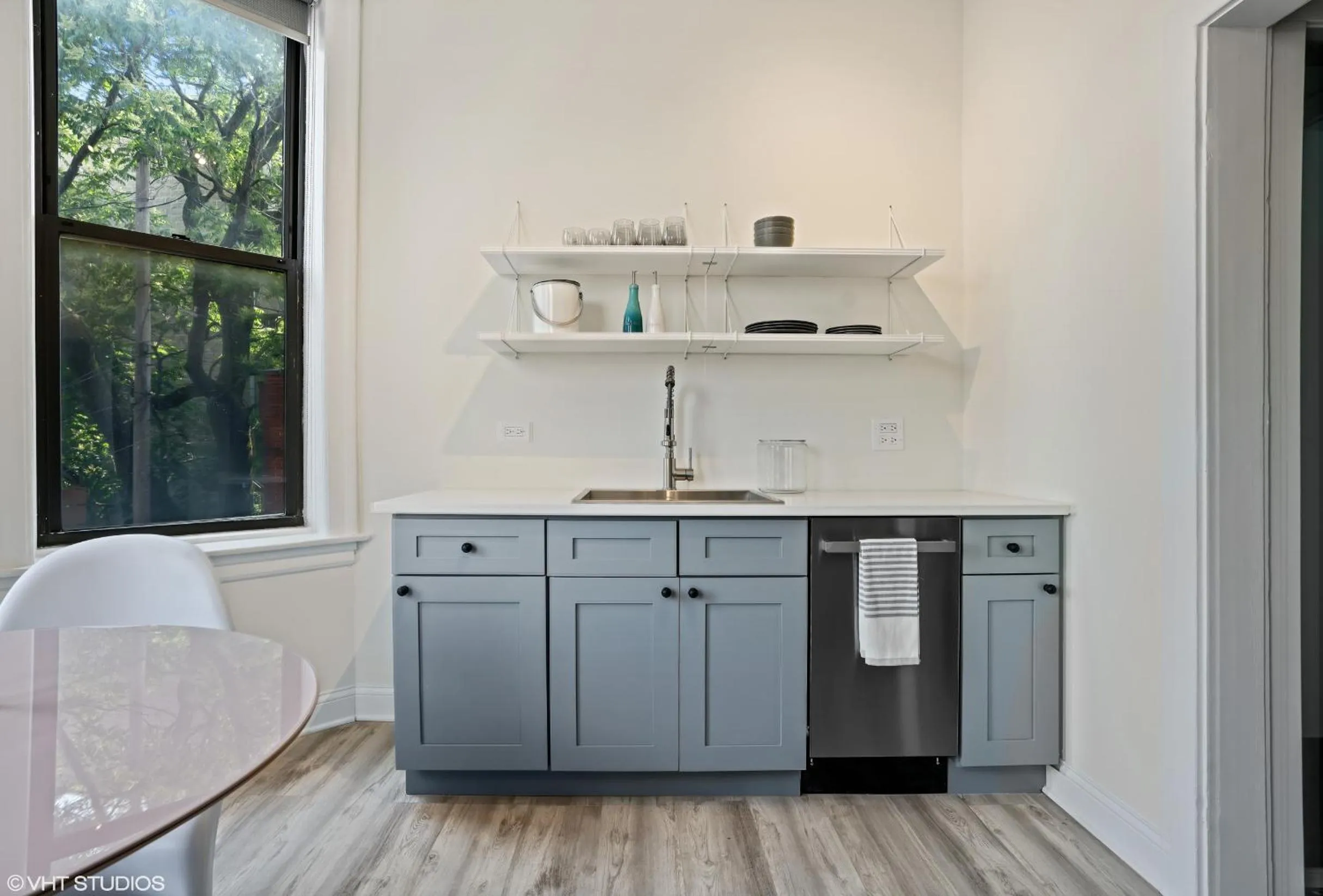 Kitchen or kitchenette in The Neighborhood Hotel Lincoln Park