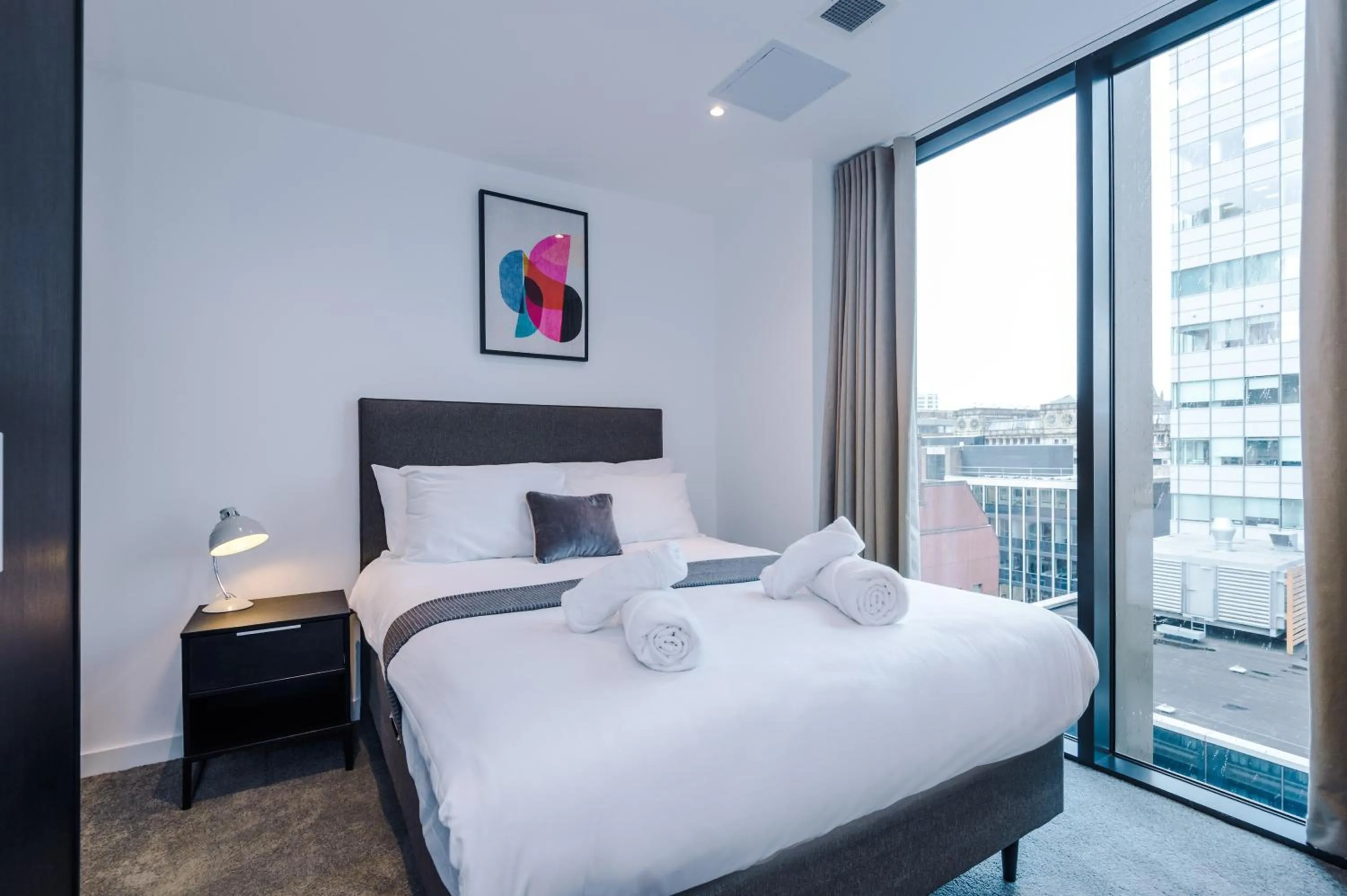 Bed in Hilltop Serviced Apartments - Piccadilly