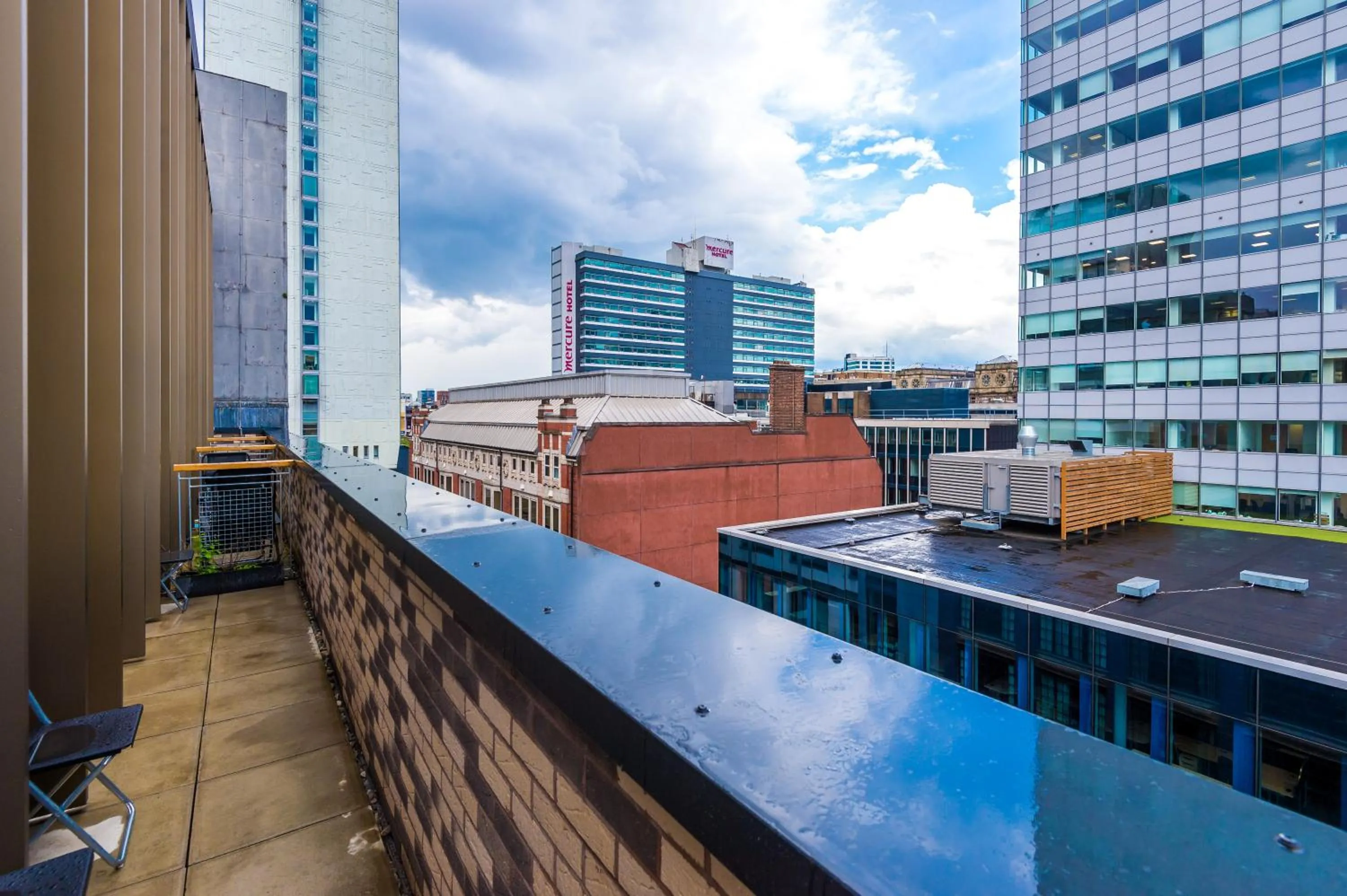 Property building in Hilltop Serviced Apartments - Piccadilly