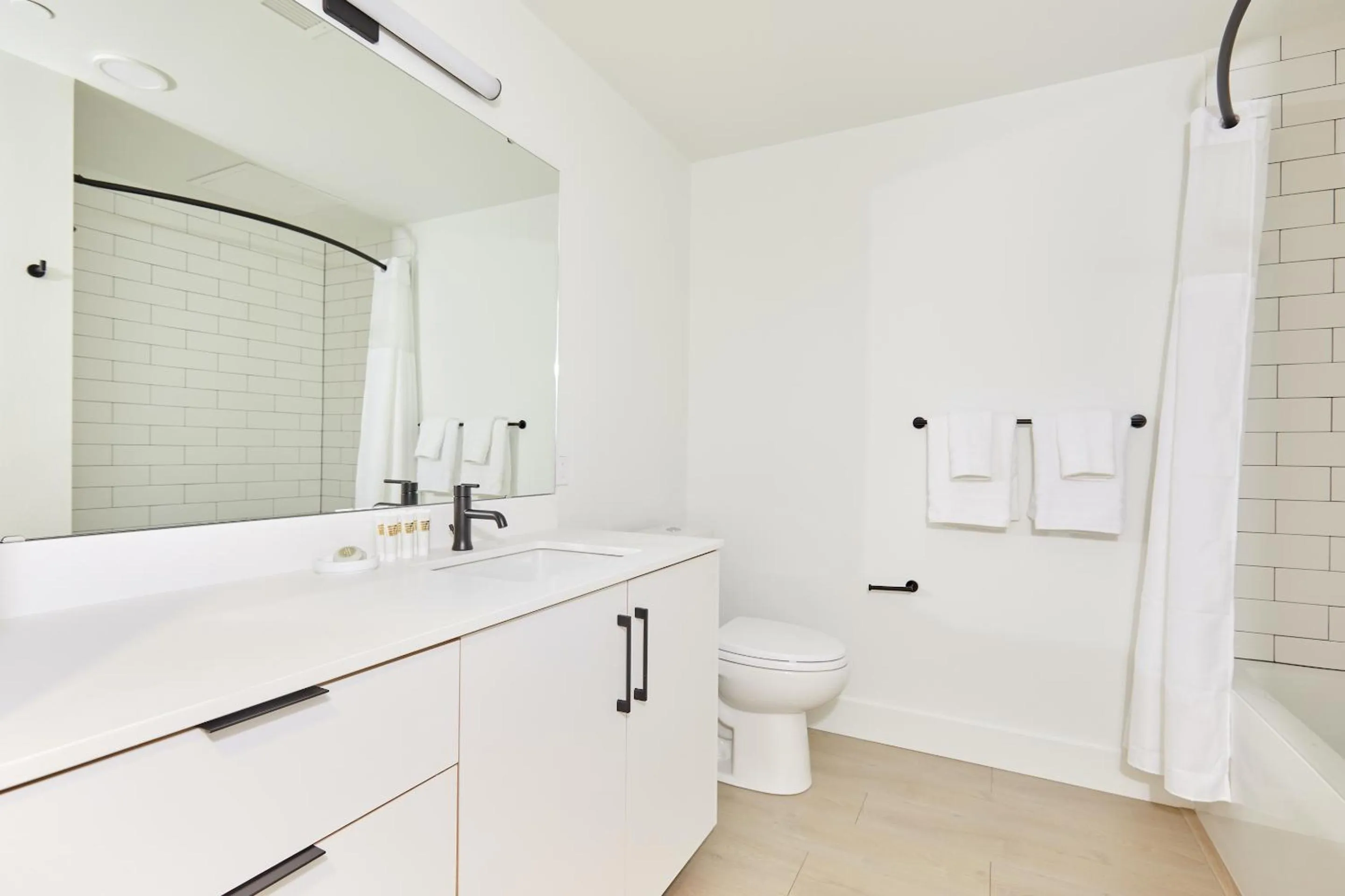 Apartment with Balcony in Solis