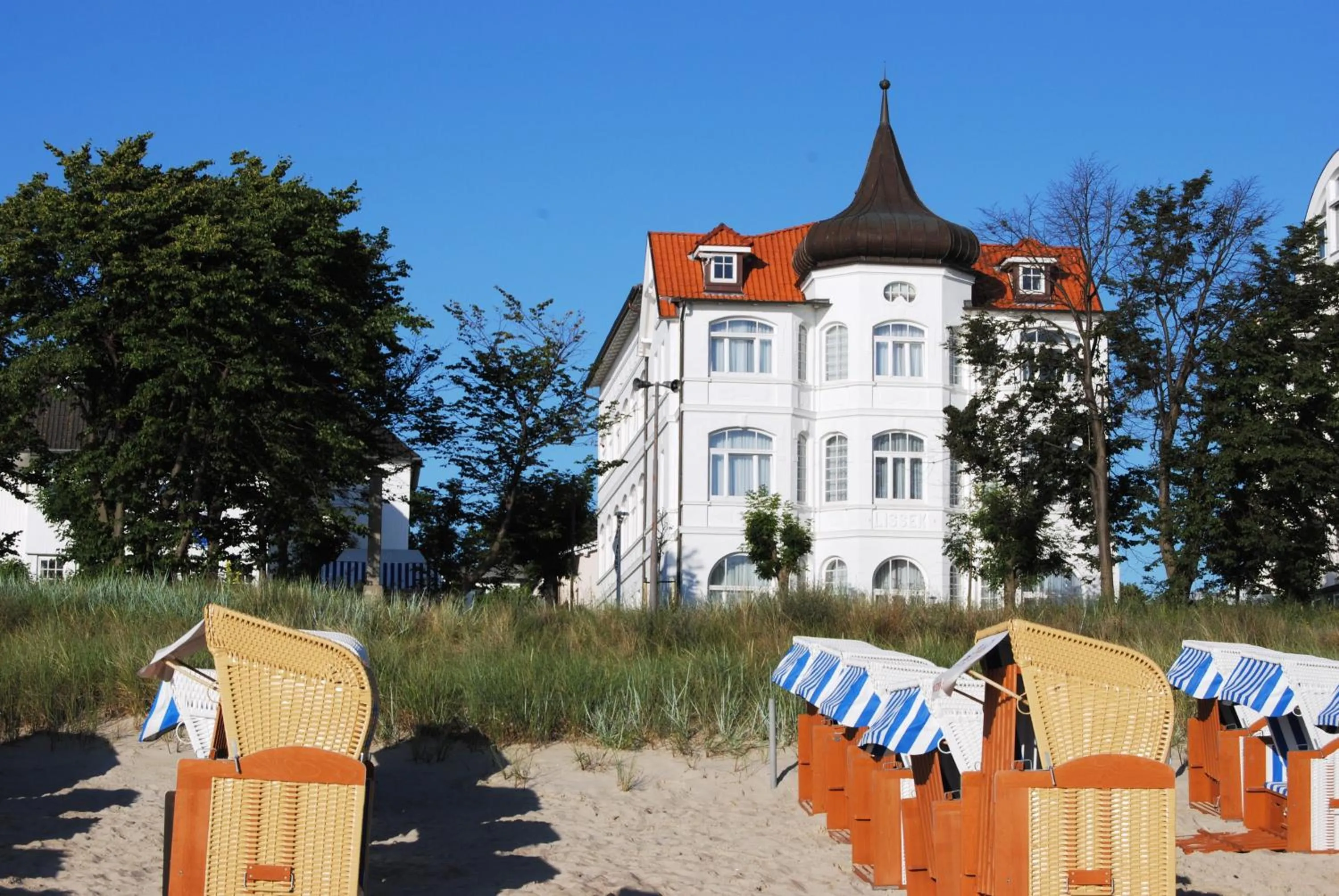 Facade/entrance in Strandhotel Binz