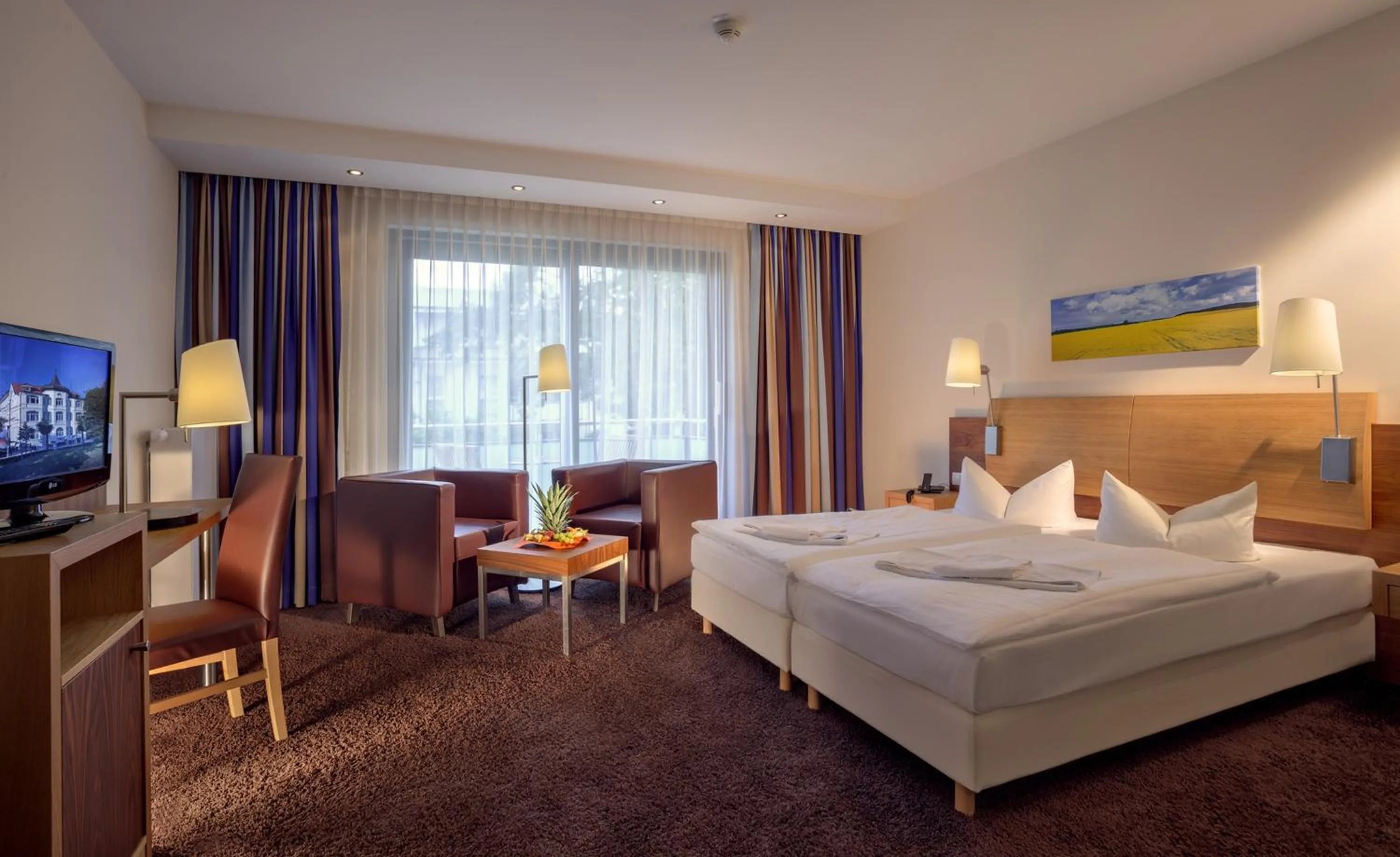 Photo of the whole room, Bed in Strandhotel Binz