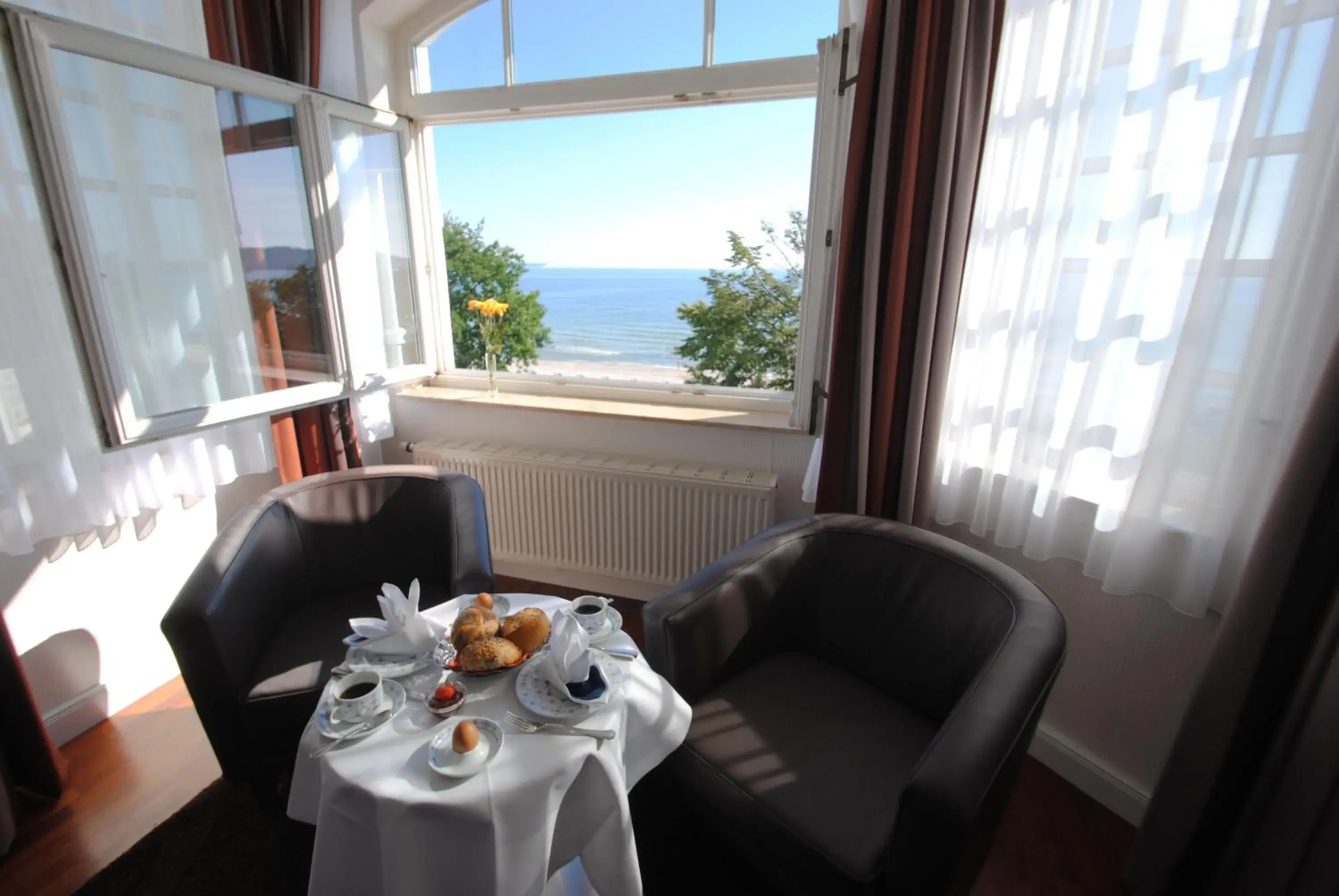 Promenade Double Room with Sea View in Strandhotel Binz Promenade Double Room with Sea View in Strandhotel Binz