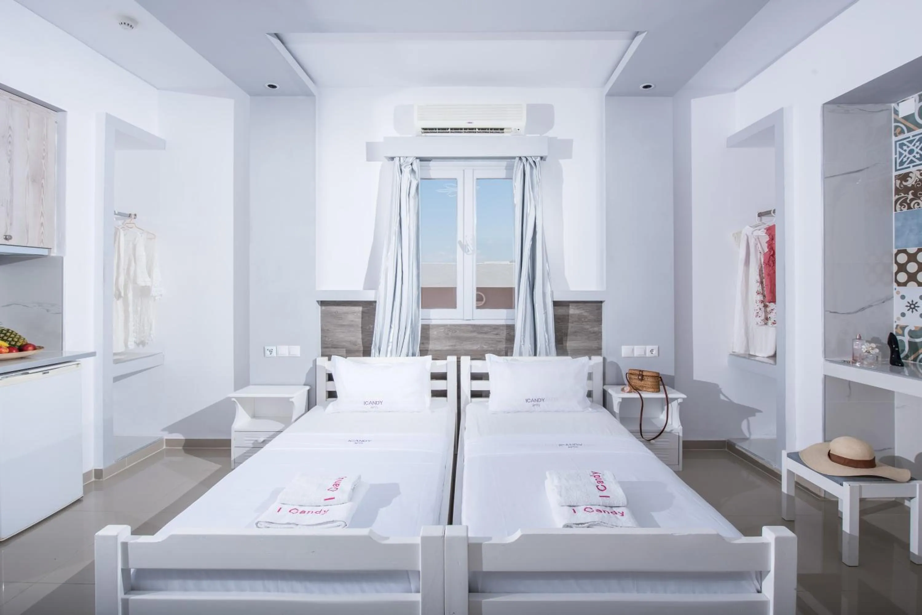 Photo of the whole room in I Candy Malia by Estia