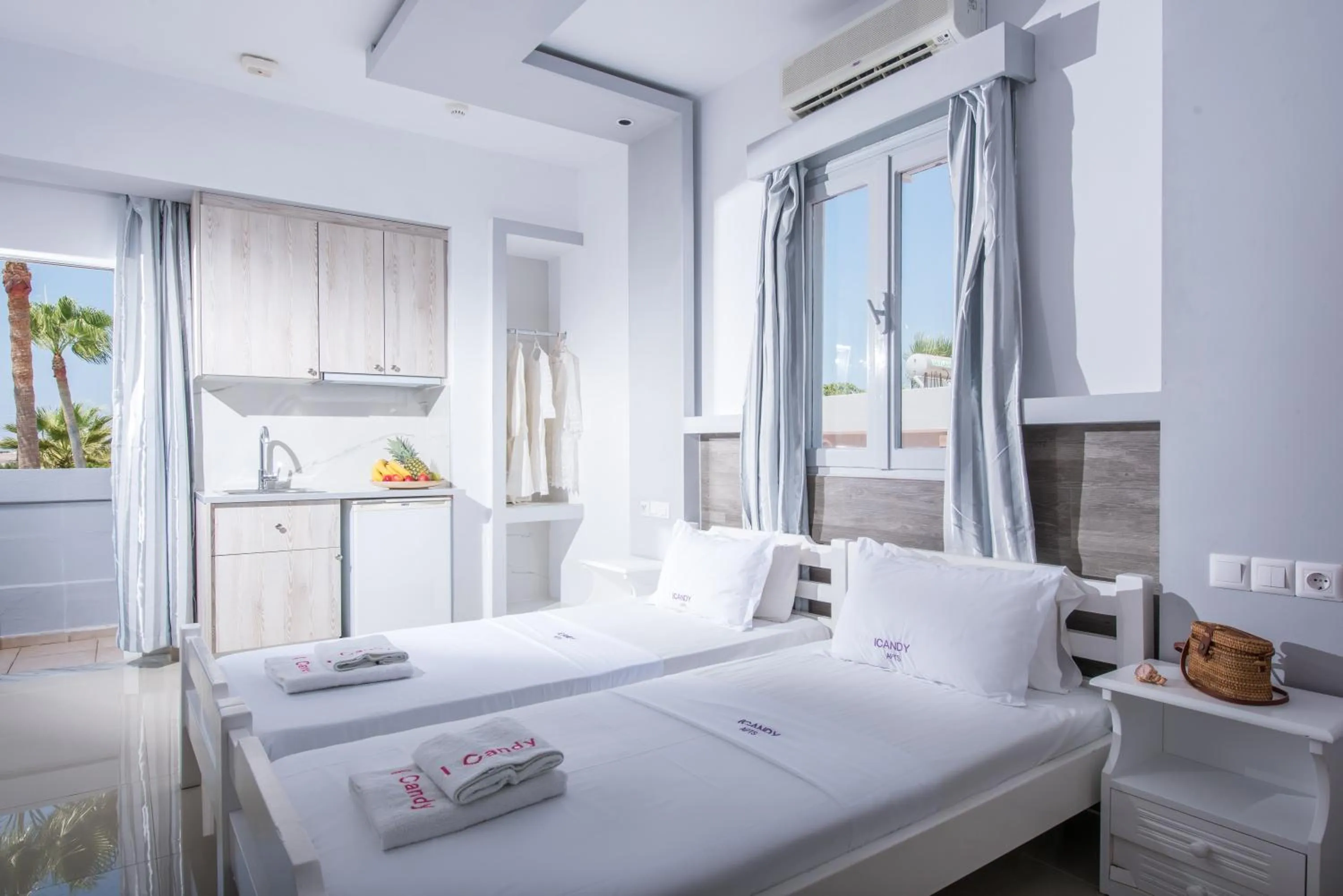 Photo of the whole room in I Candy Malia by Estia