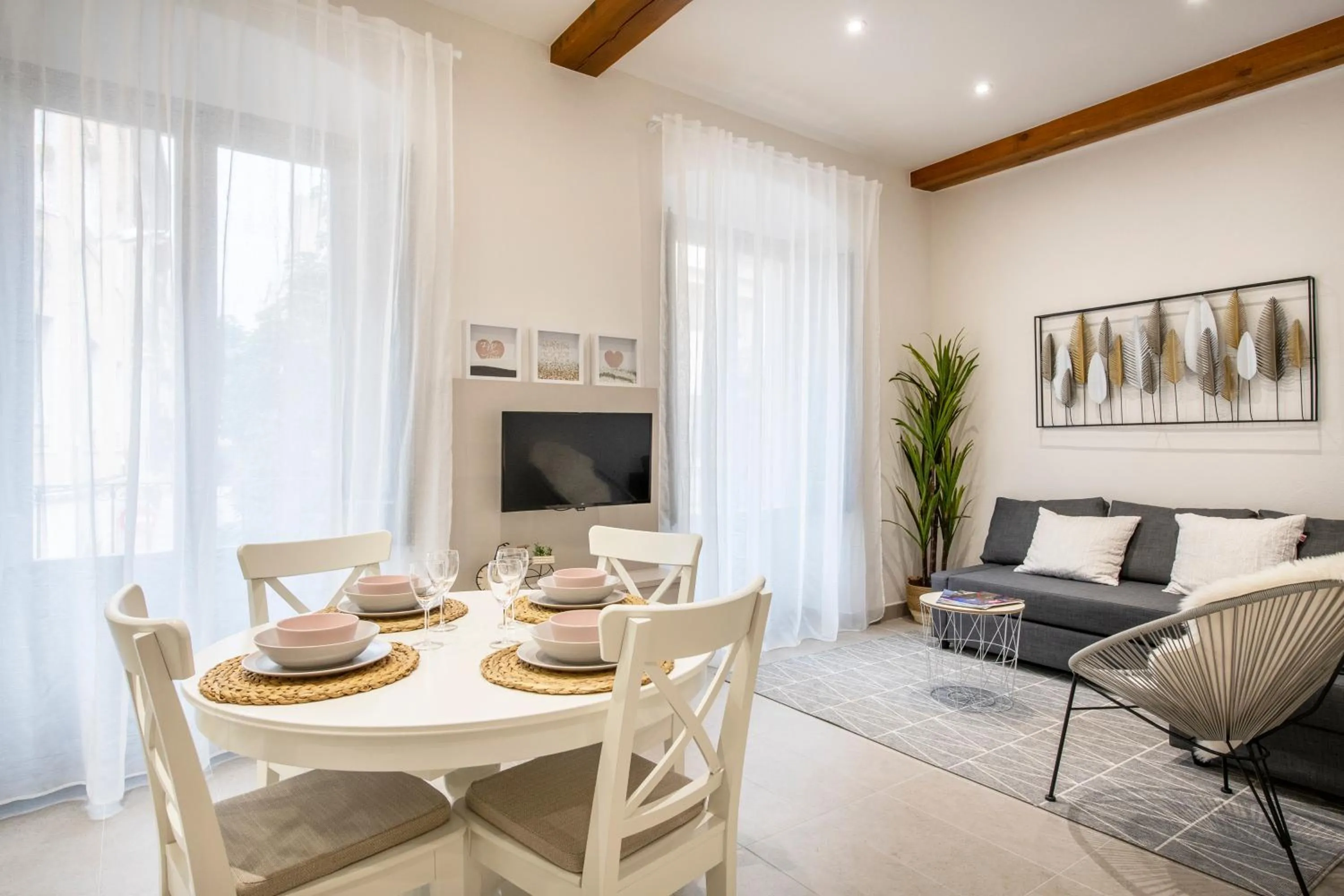 Dining area in Lovely & Cozy apartment in the heart of Banyoles