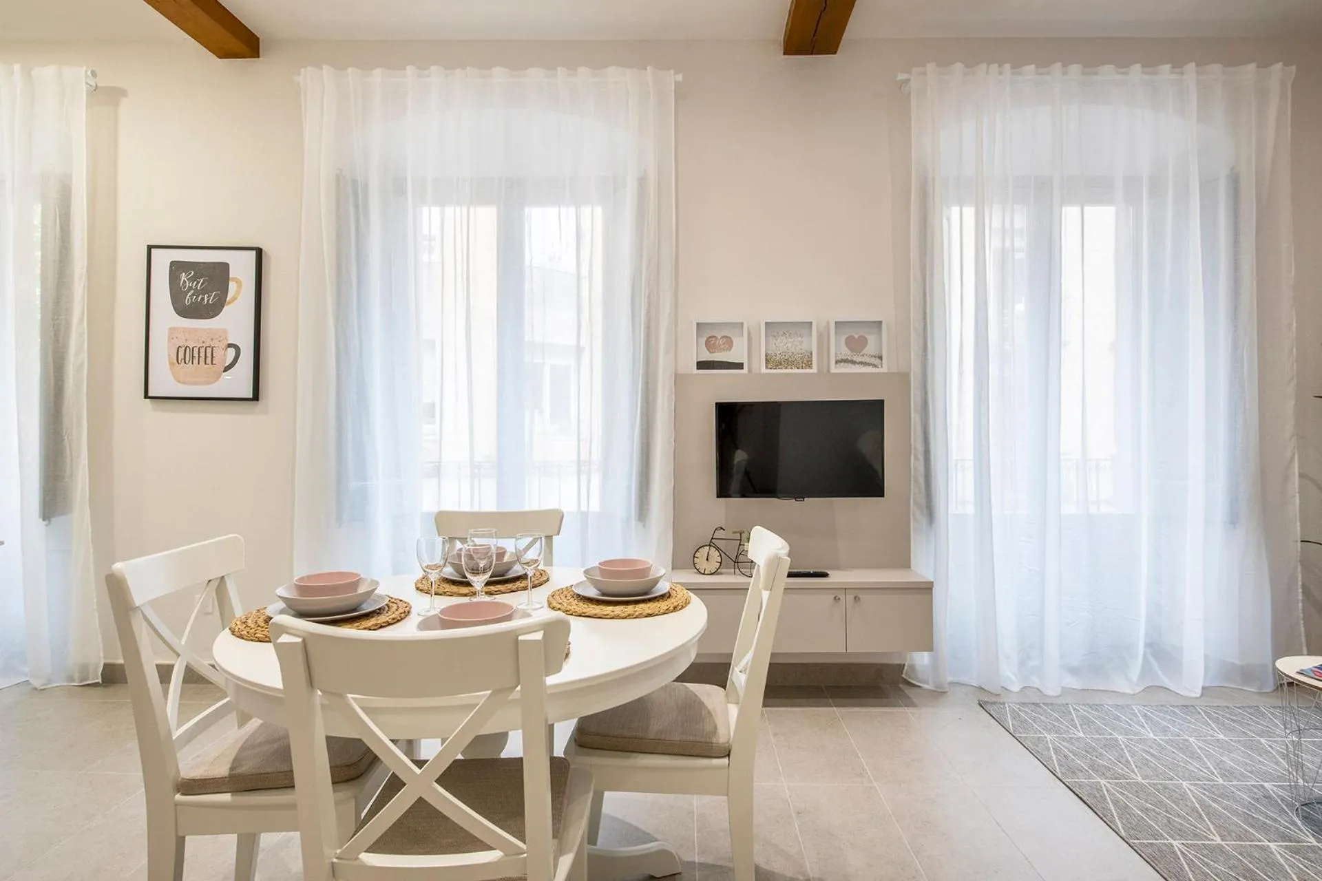 Living room in Lovely & Cozy apartment in the heart of Banyoles
