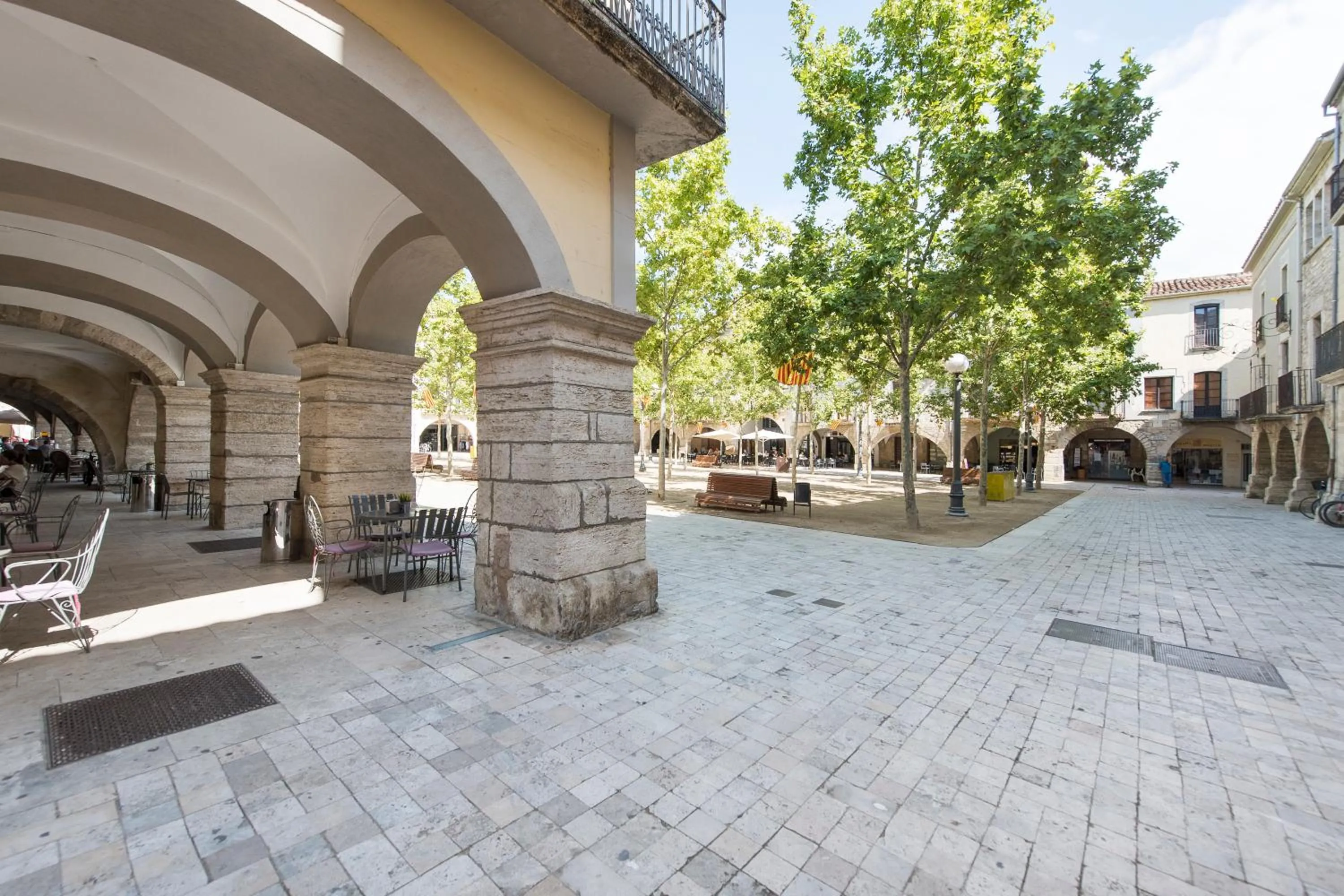 Property building in Lovely & Cozy apartment in the heart of Banyoles