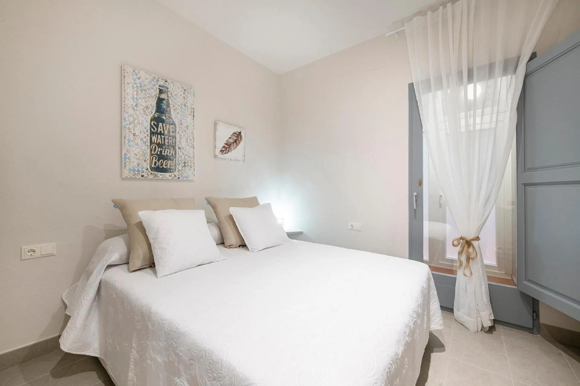 Bed in Lovely & Cozy apartment in the heart of Banyoles