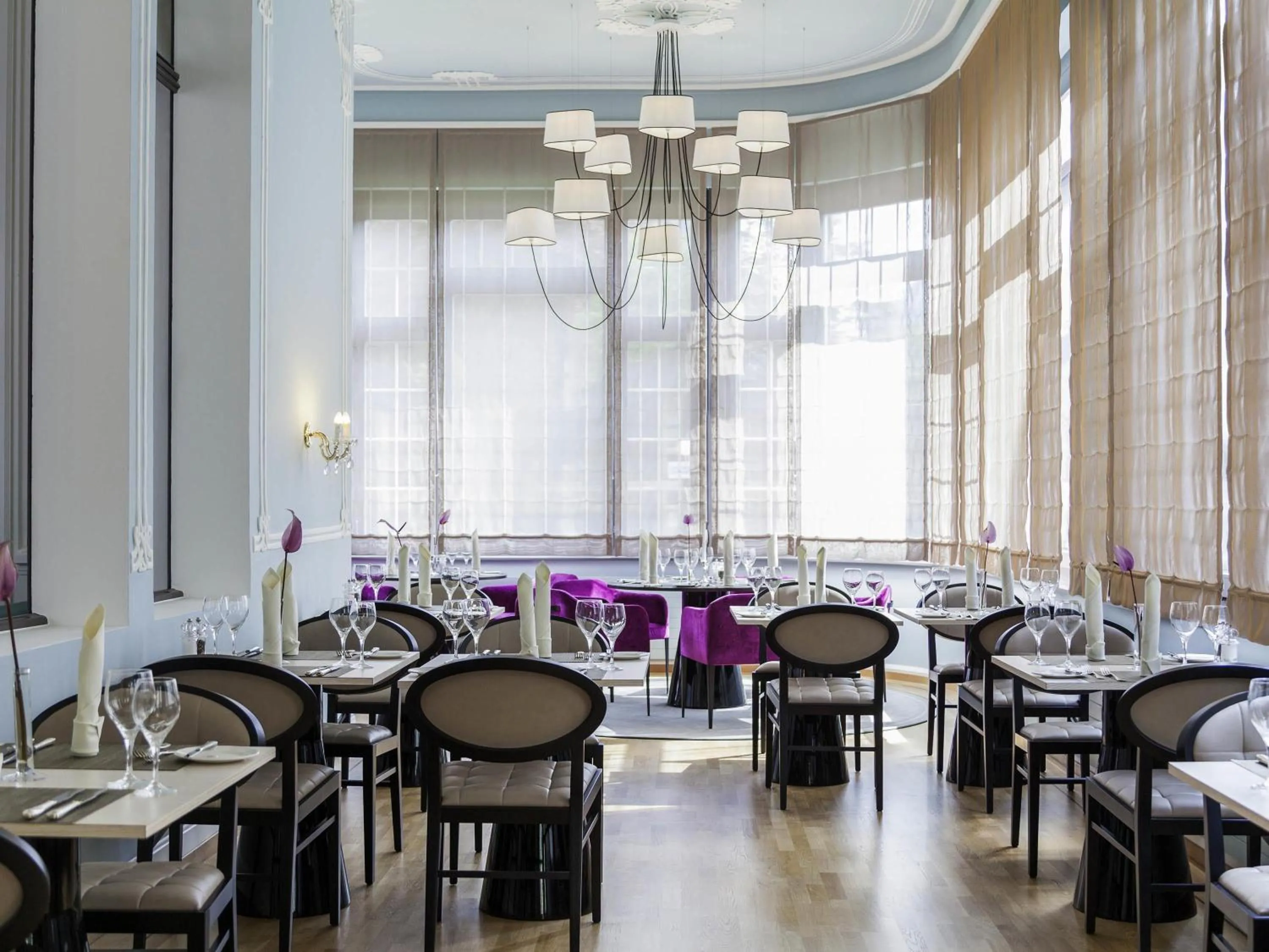 Restaurant/places to eat in Royal St. Georges Hotel Interlaken - MGallery Collection