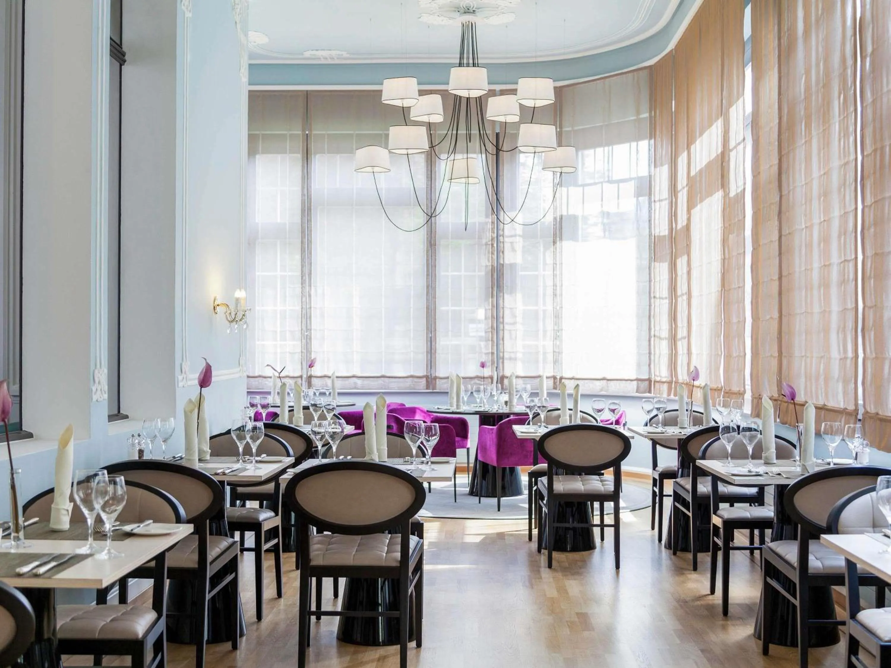 Restaurant/places to eat in Royal St. Georges Hotel Interlaken - MGallery Collection
