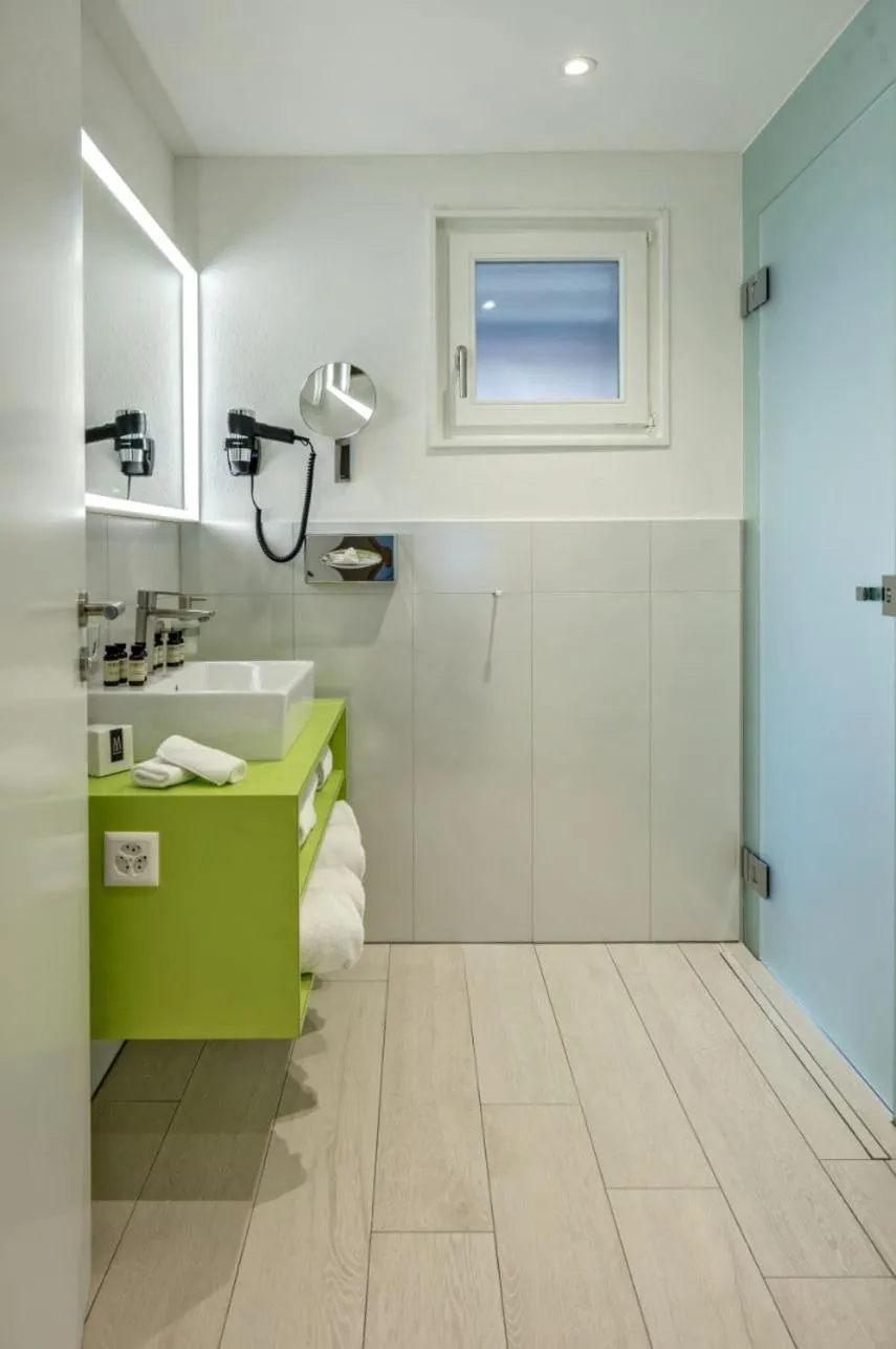 Bathroom in Royal St. Georges Hotel Interlaken - MGallery Collection