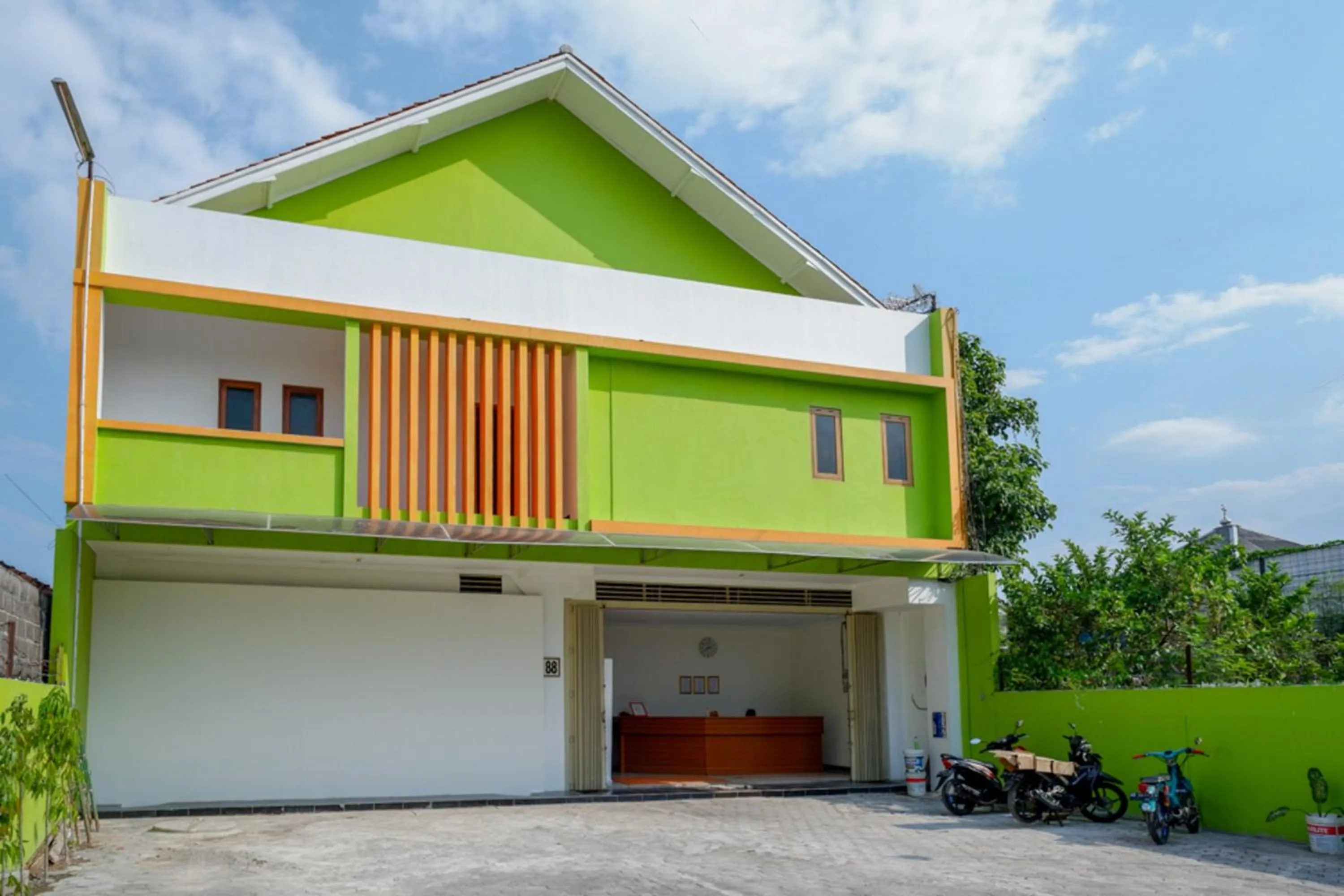 Facade/entrance in RedDoorz @ Jalan Wonosari KM.9